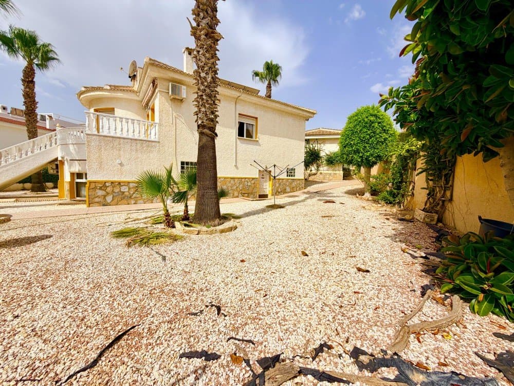 Villa - Chalet de 5 dormitorios en Ciudad Quesada - 13