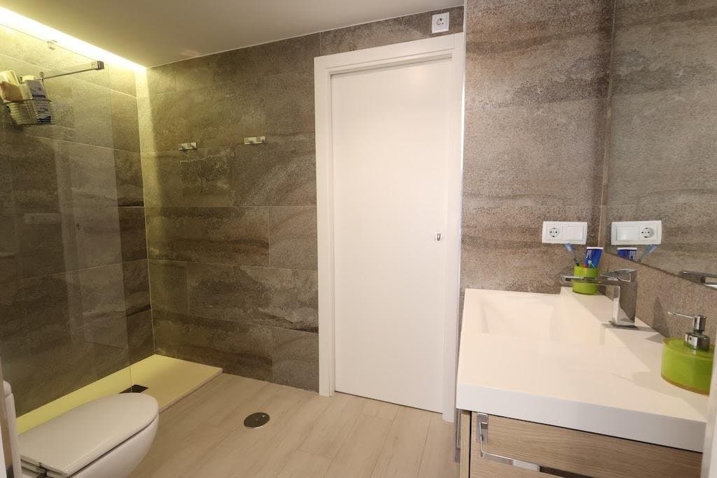 3 bed Middle Floor Apartment in Orihuela Costa - 16