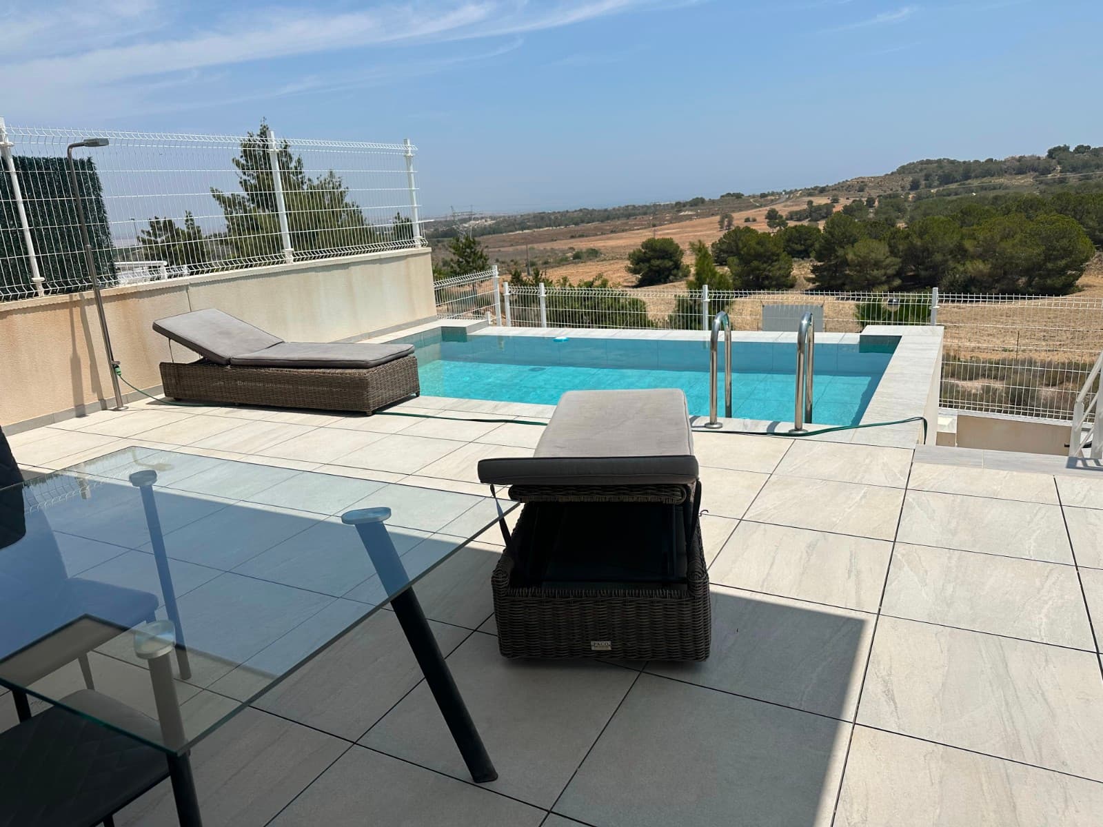 Villa - Chalet de 5 dormitorios en San Miguel de Salinas - 4