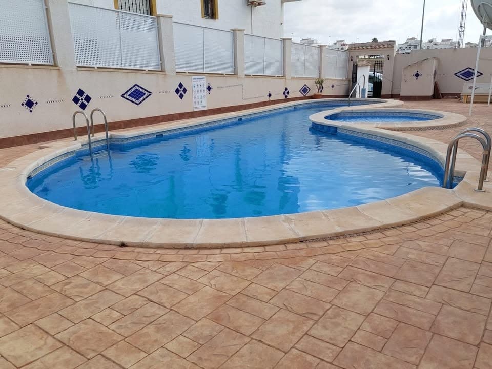 Apartamento Planta Media de 2 dormitorios en Orihuela - 24