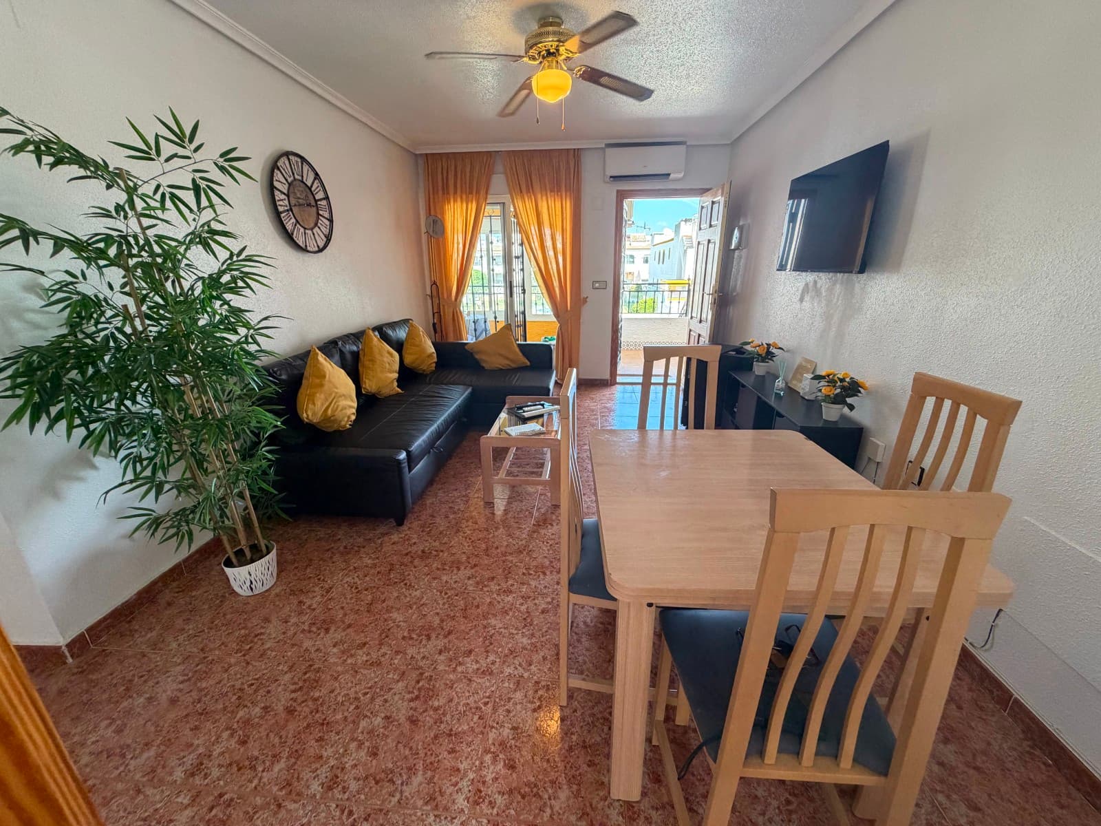 Tussenverdieping Appartement met 2 slaapkamers in Orihuela - 9