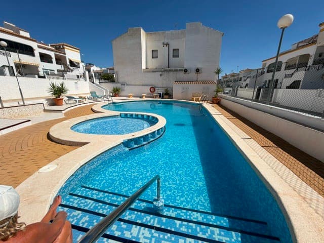Apartamento Planta Media de 2 dormitorios en Orihuela - 17