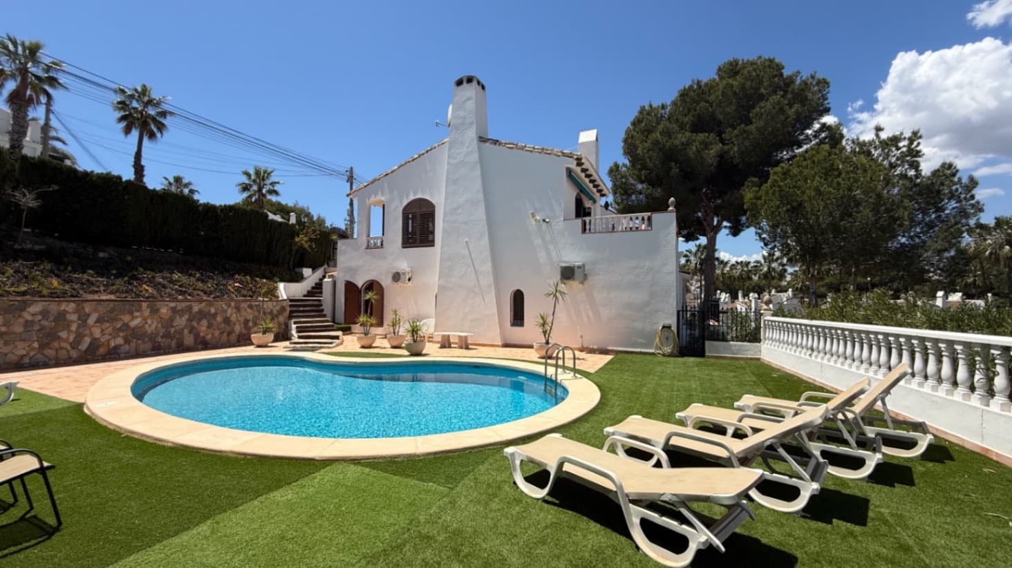 Villa - Chalet de 4 dormitorios en Orihuela - 1