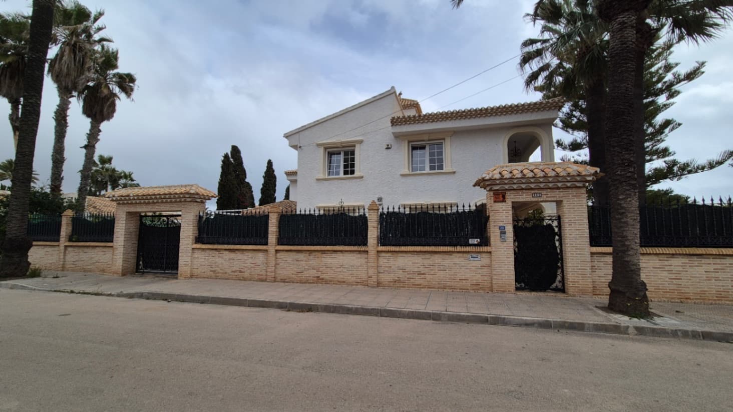 Villa - Chalet de 7 dormitorios en Orihuela - 3