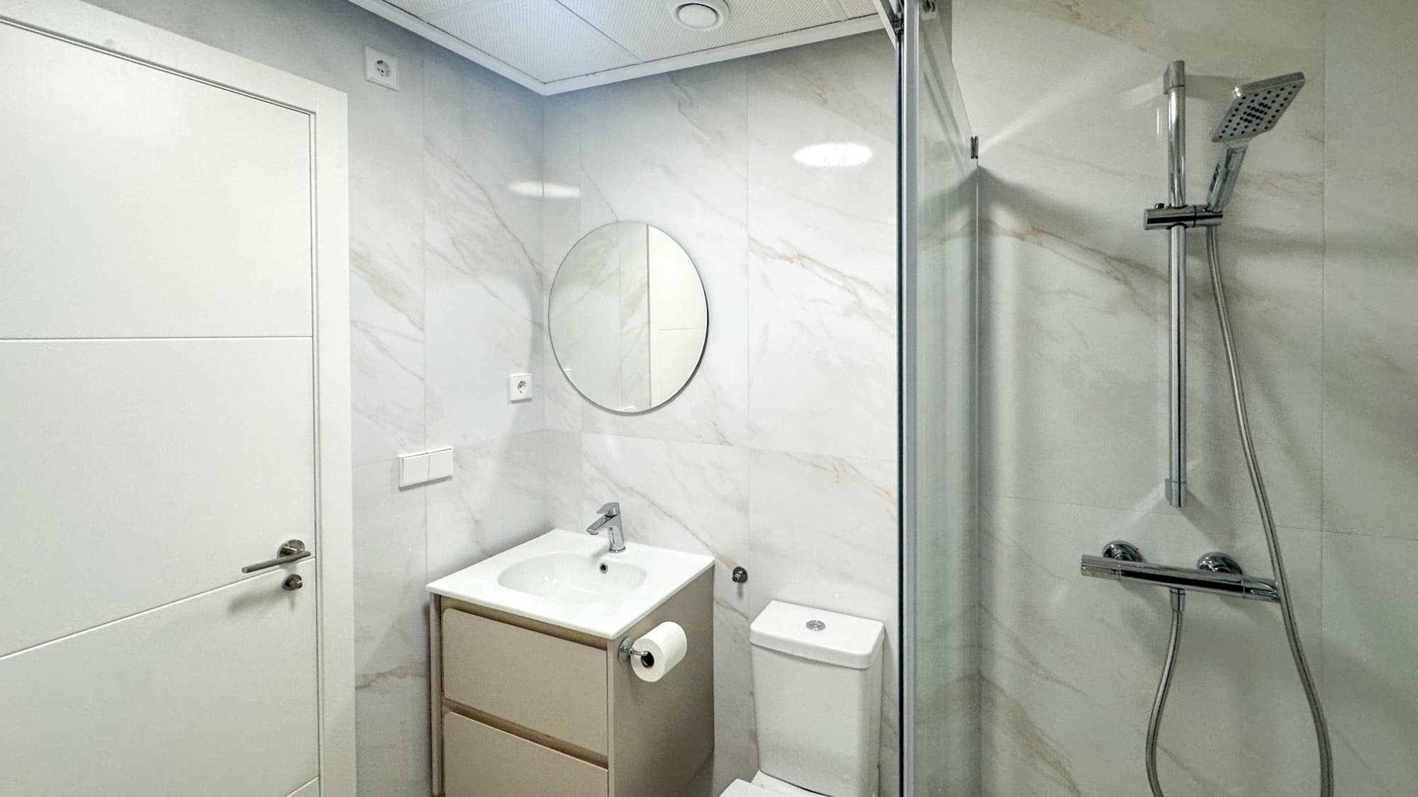 2 bed Middle Floor Apartment in Orihuela Costa - 28