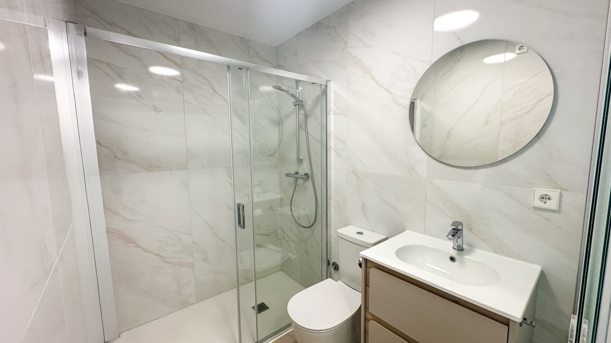2 bed Middle Floor Apartment in Orihuela Costa - 20