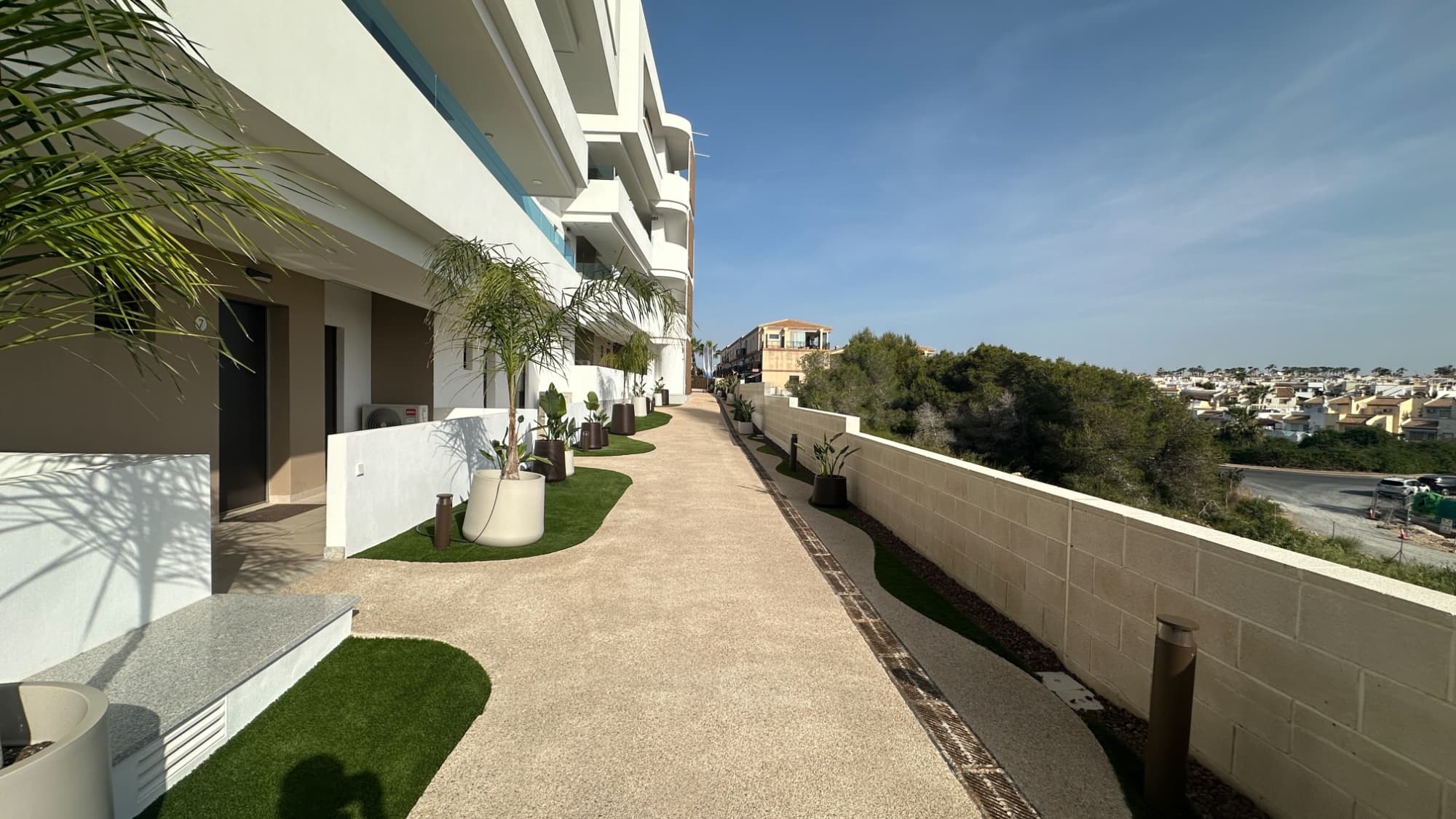 2 bed Middle Floor Apartment in Orihuela Costa - 32