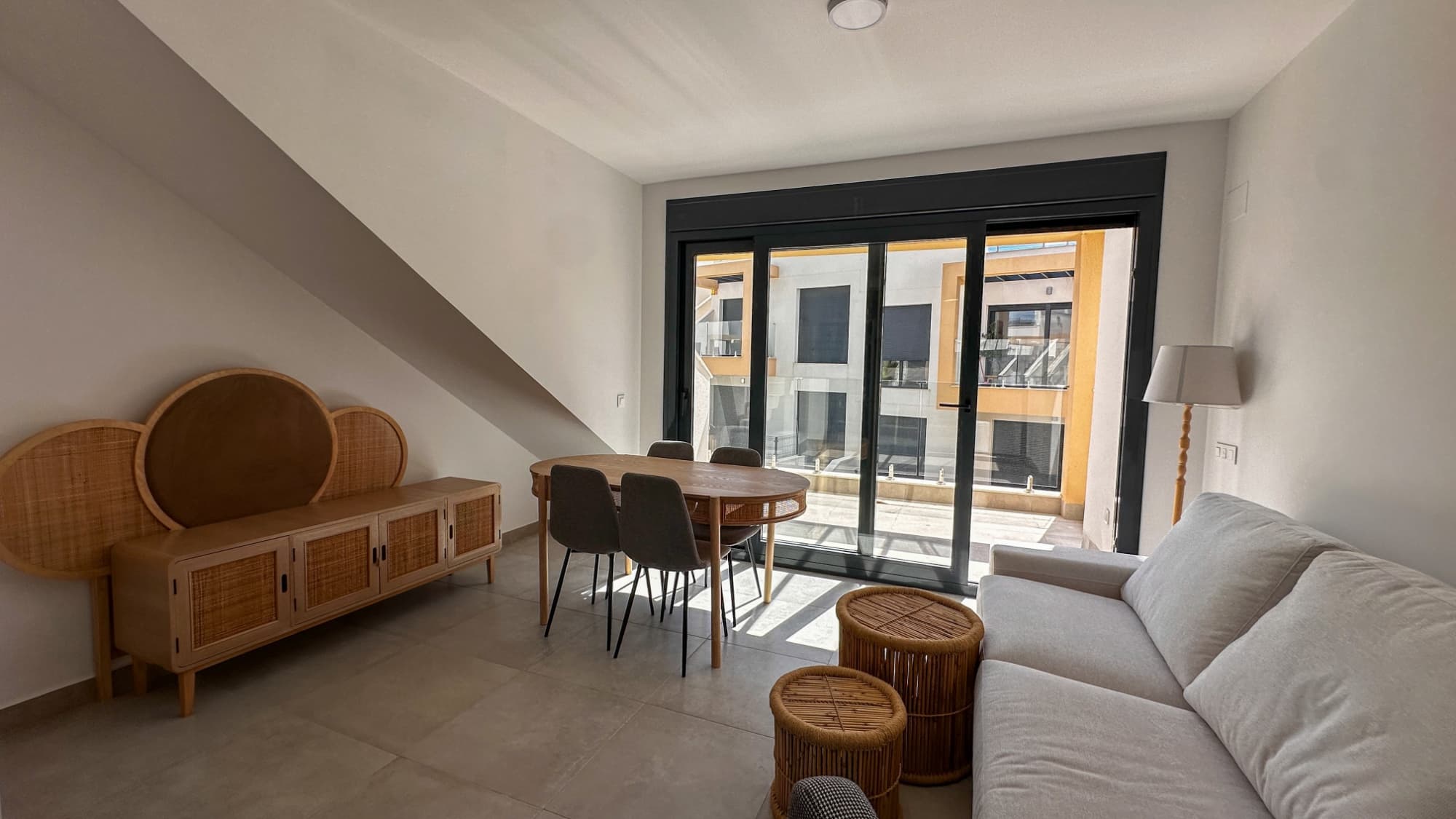 Tussenverdieping Appartement met 2 slaapkamers in Orihuela Costa - 9