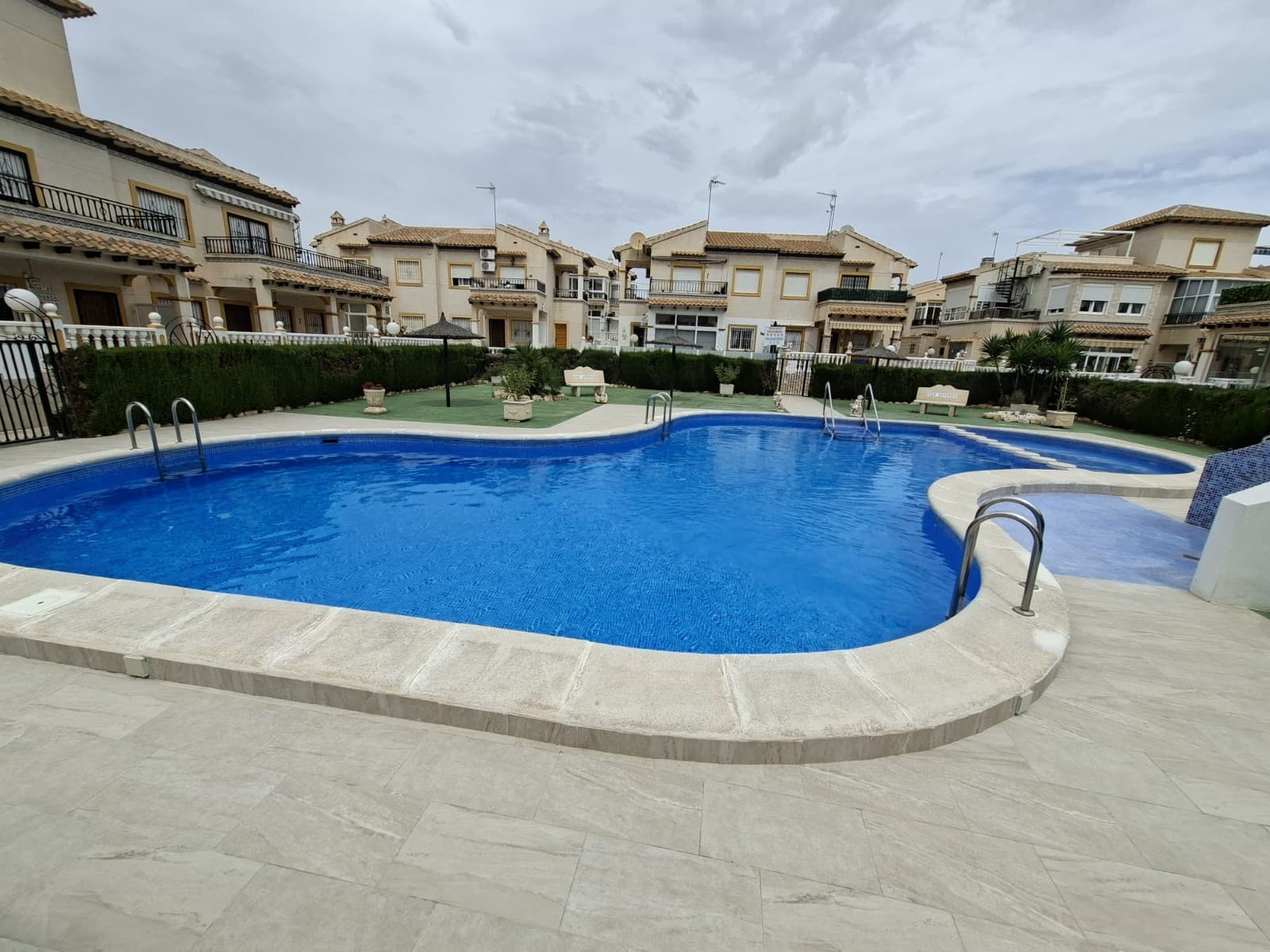 Bungalow de 2 dormitorios en Orihuela Costa - 25