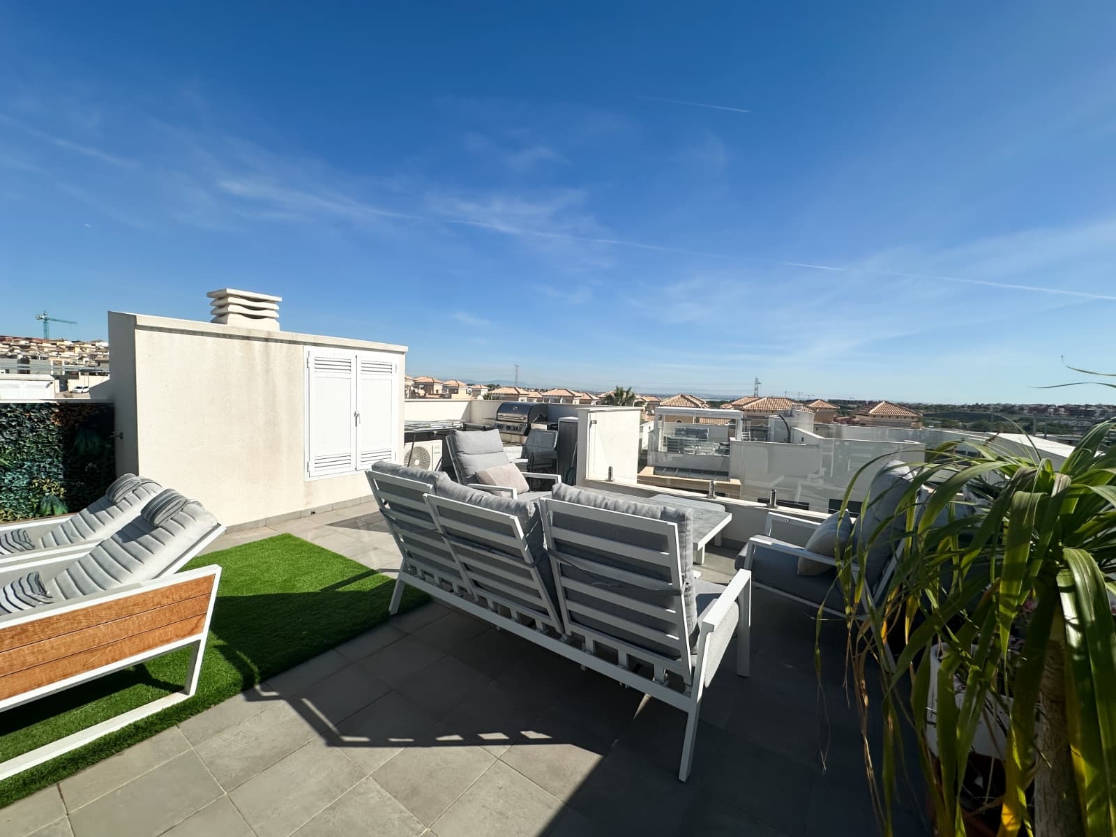 2 bed Middle Floor Apartment in Orihuela Costa - 31