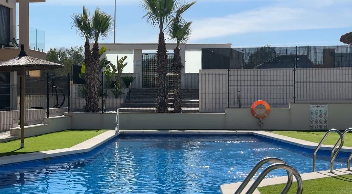 2 bed Middle Floor Apartment in Orihuela Costa - 29
