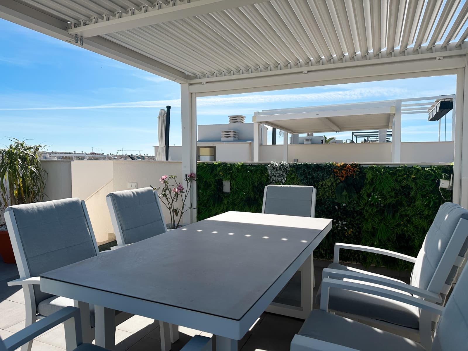 2 bed Middle Floor Apartment in Orihuela Costa - 35
