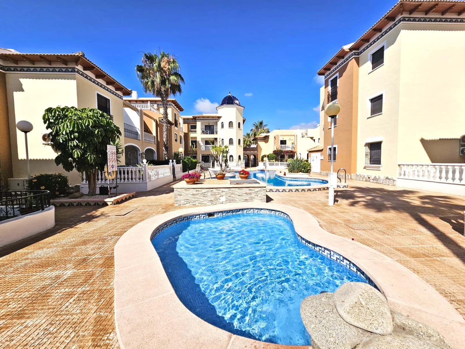 Apartamento Planta Media de 2 dormitorios en Los Alcazares - 1