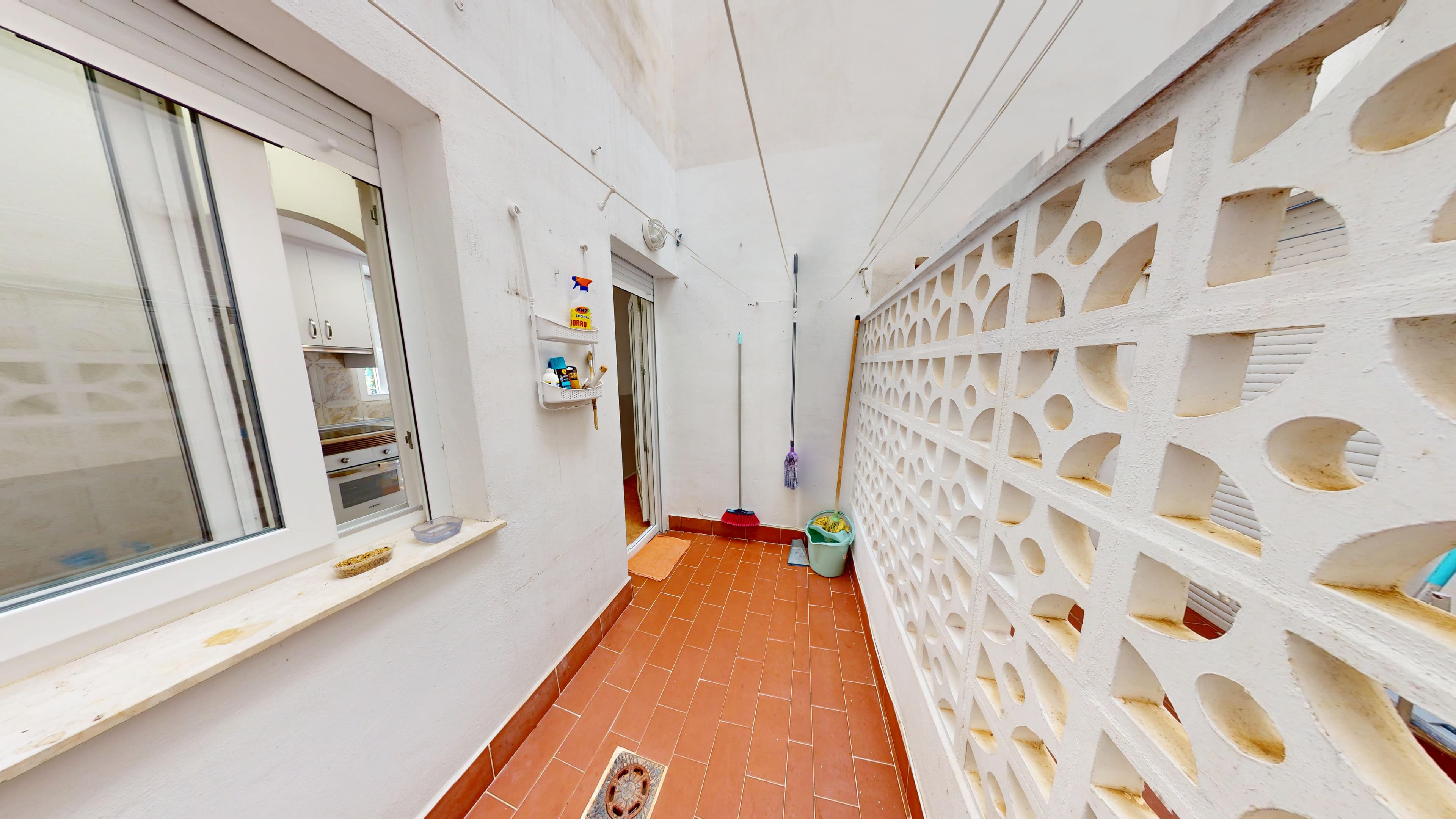 2 bed Middle Floor Apartment in Los Alcazares - 16