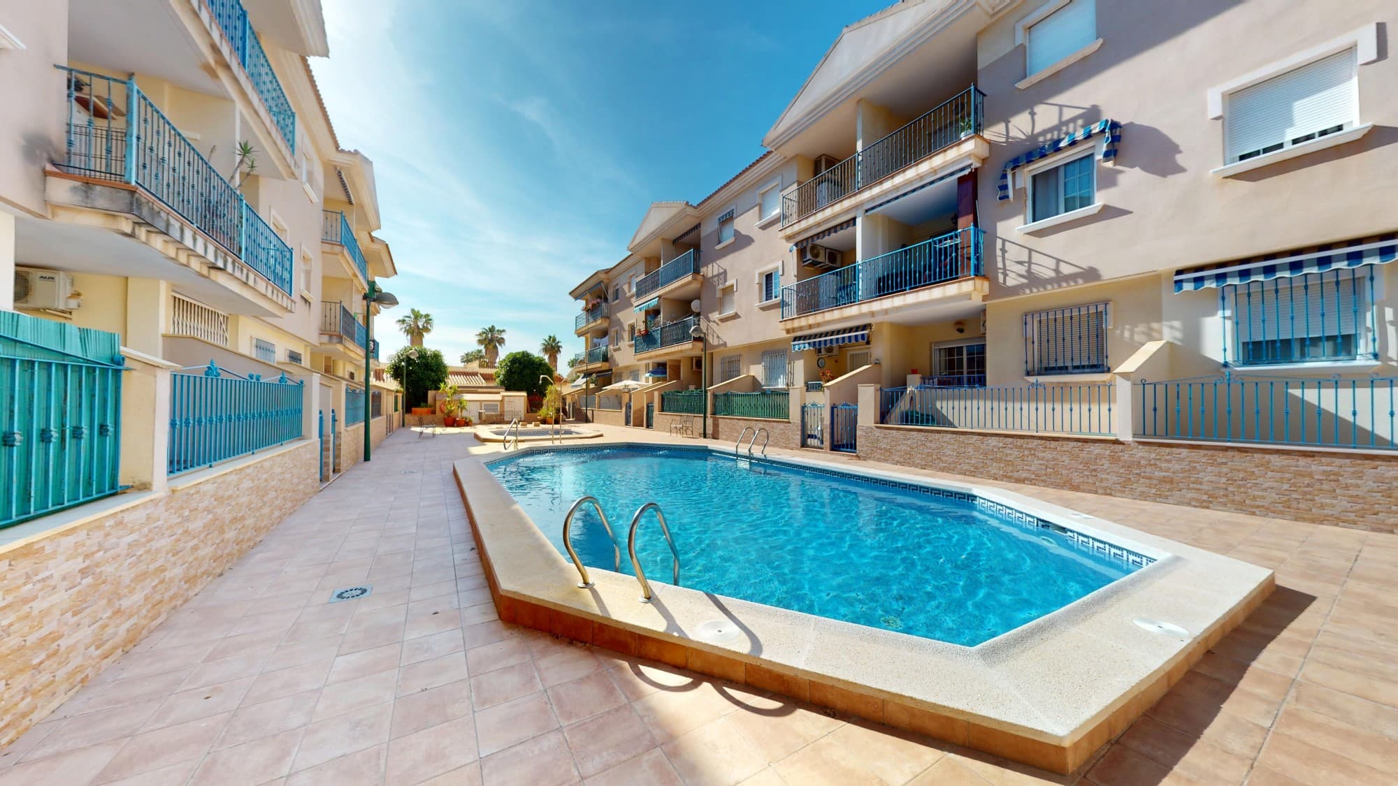 2 bed Middle Floor Apartment in Los Alcazares - 34