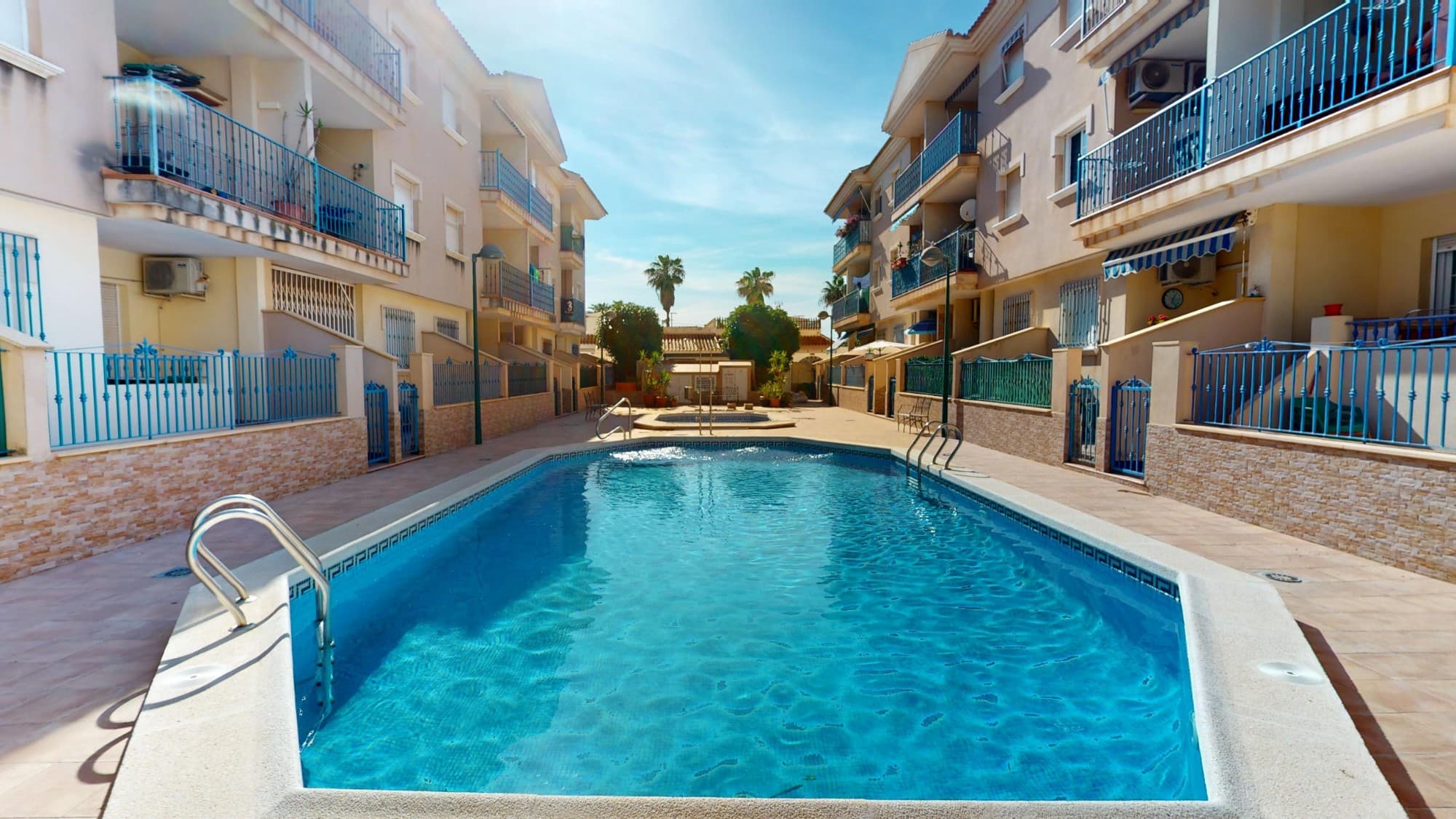 2 bed Middle Floor Apartment in Los Alcazares - 32