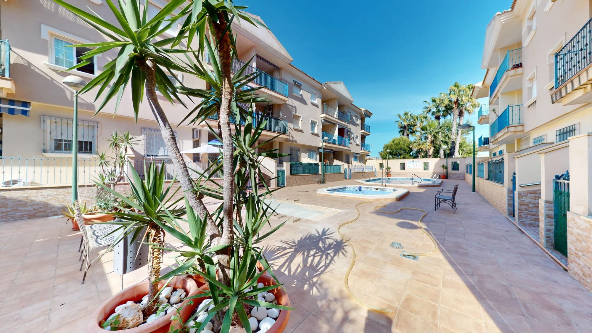 2 bed Middle Floor Apartment in Los Alcazares - 29