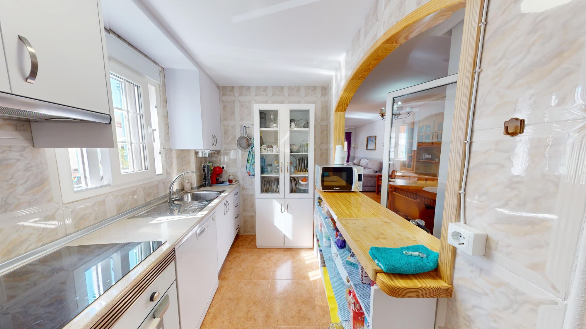 2 bed Middle Floor Apartment in Los Alcazares - 11