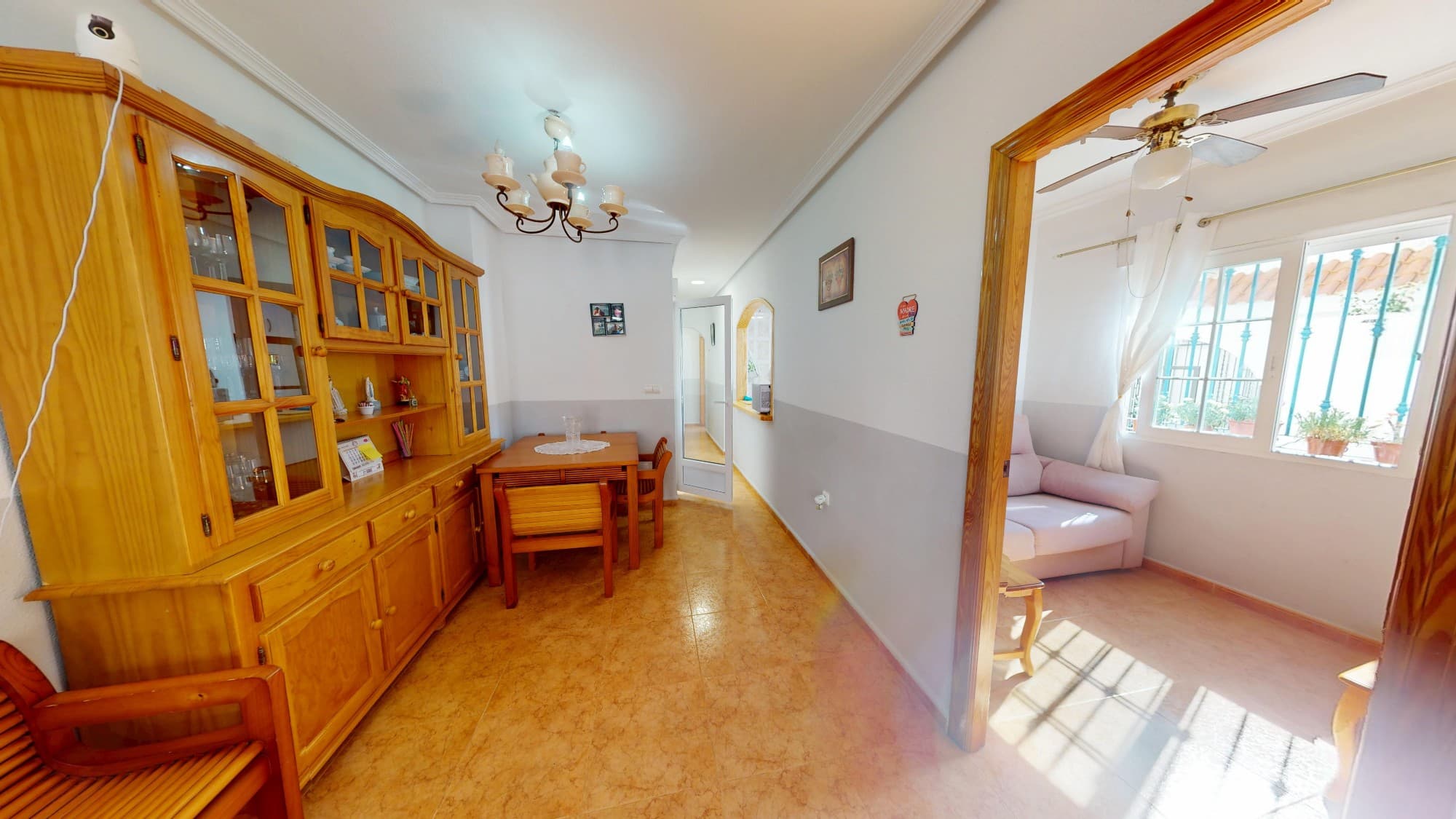 2 bed Middle Floor Apartment in Los Alcazares - 17