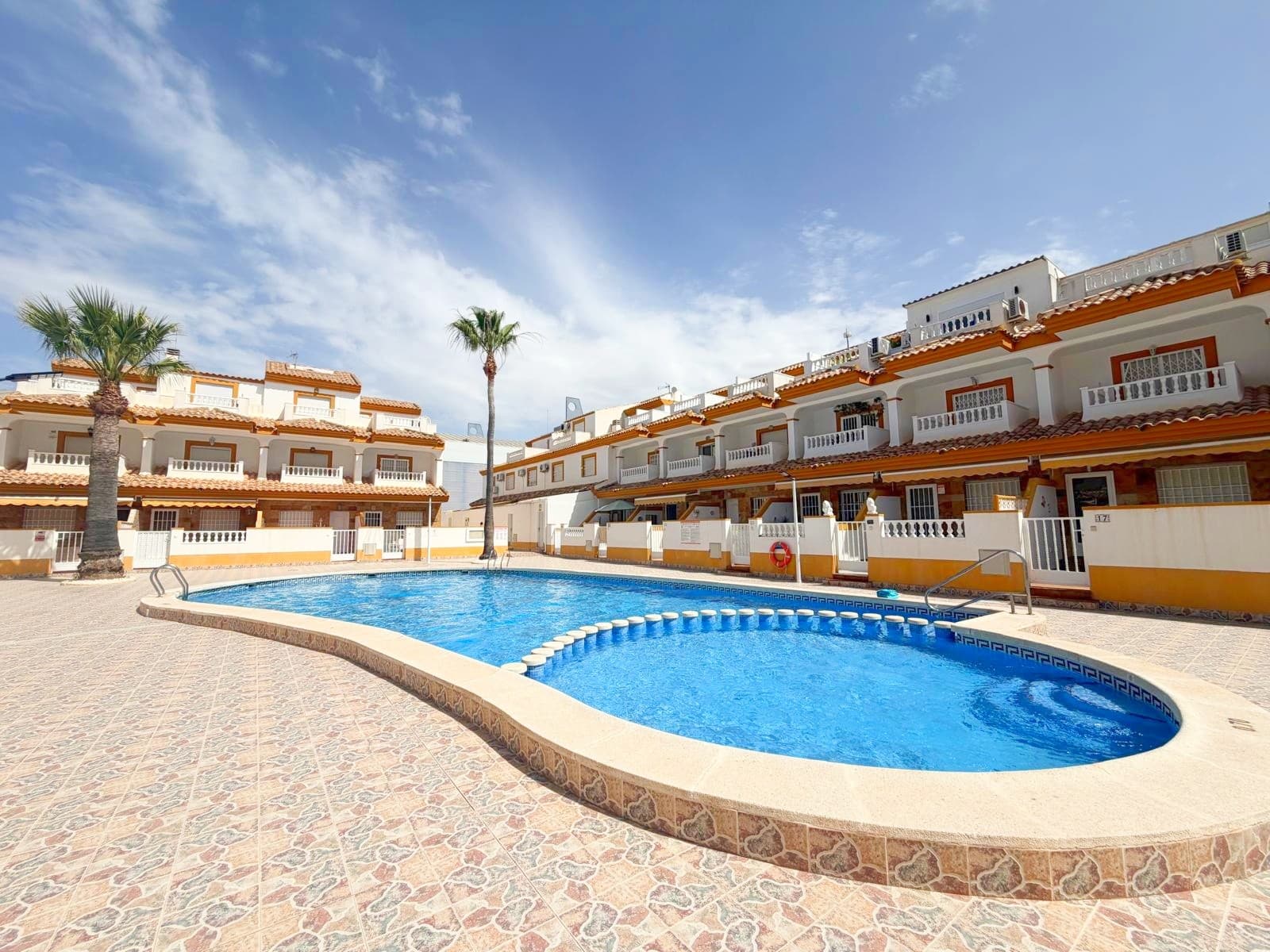 Villa - Chalet de 3 dormitorios en Los Alcazares - 1