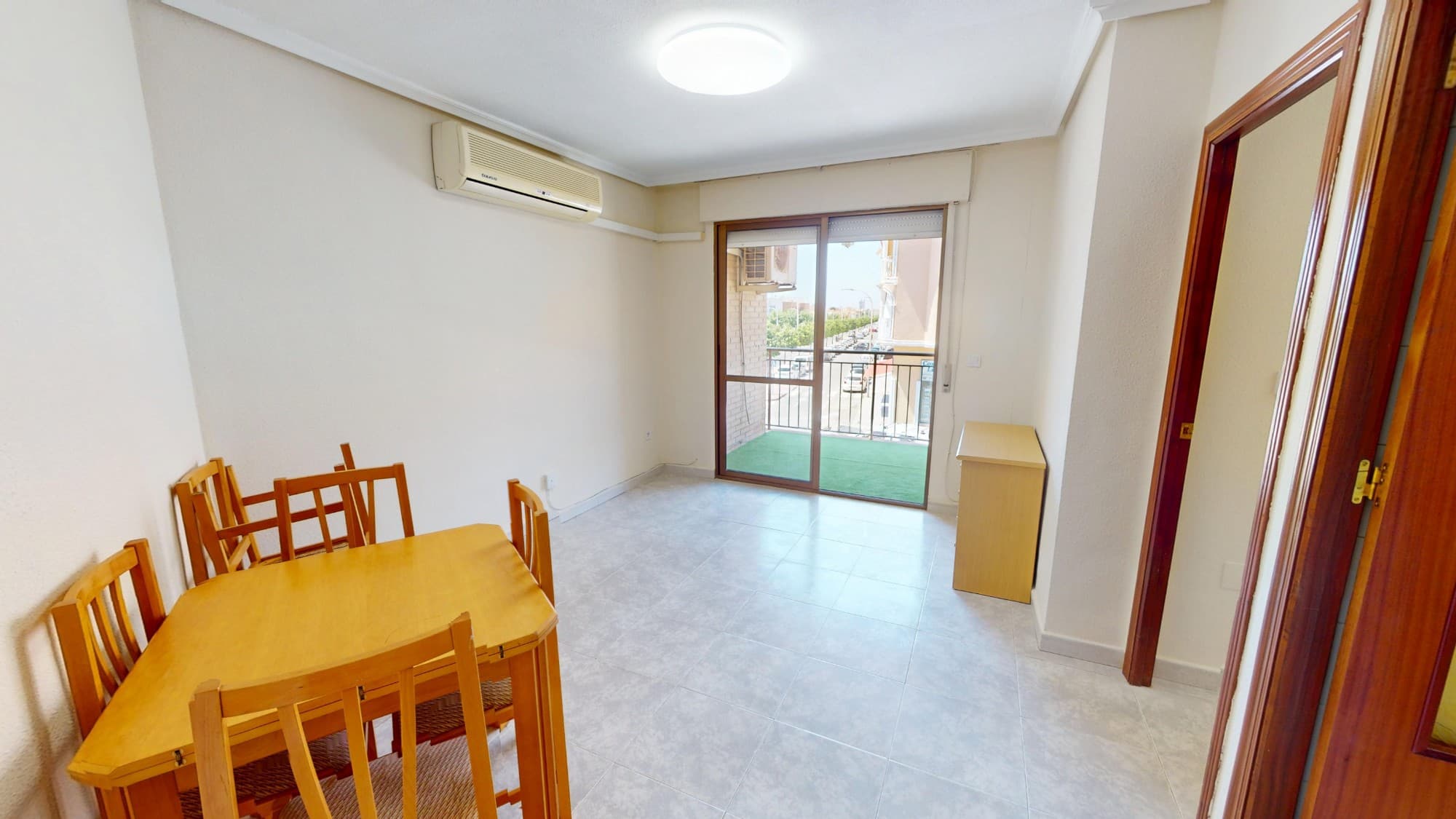 2 bed Middle Floor Apartment in Los Alcazares - 2