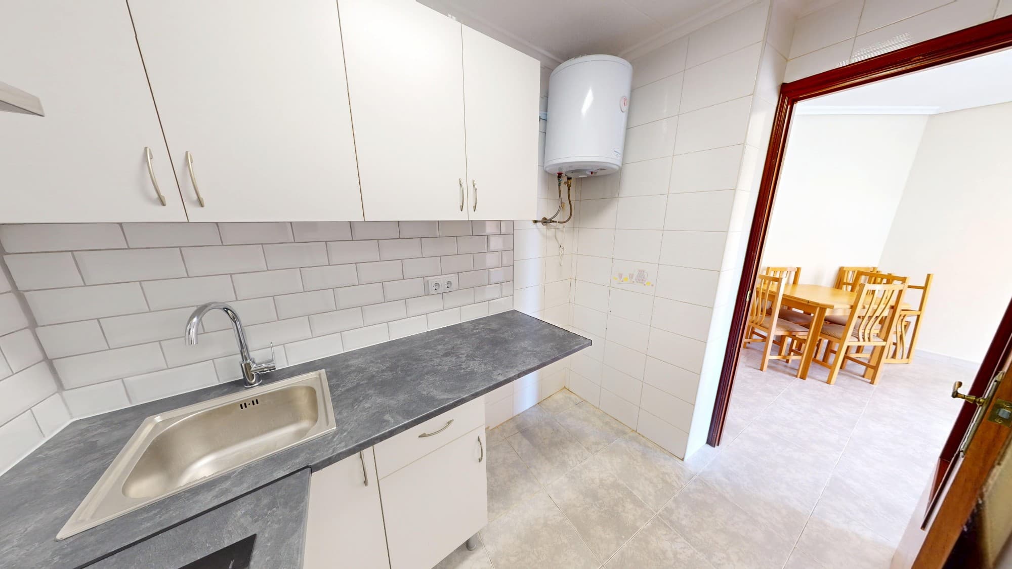 2 bed Middle Floor Apartment in Los Alcazares - 13