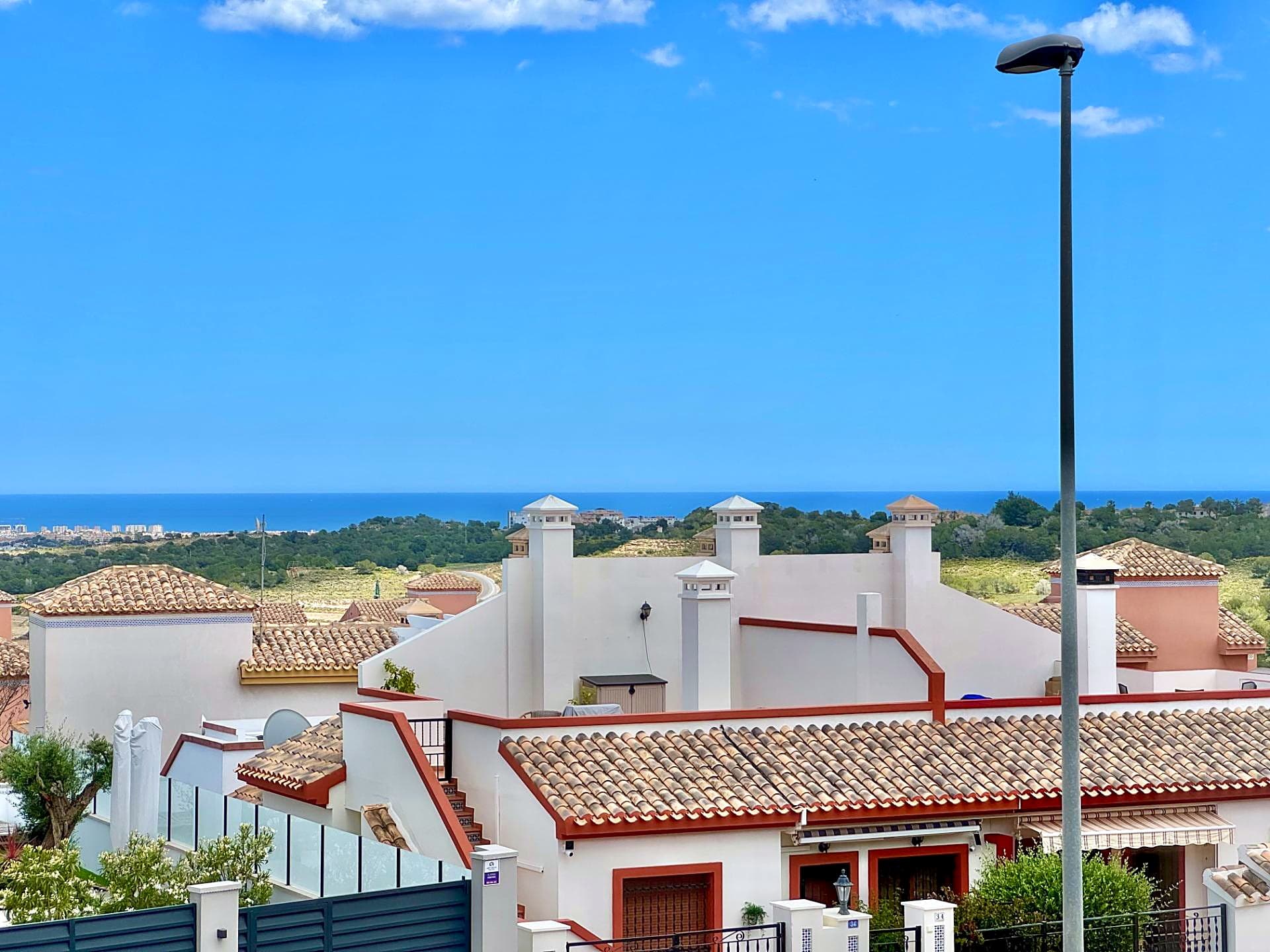 Villa - Chalet de 4 dormitorios en San Miguel de Salinas - 11