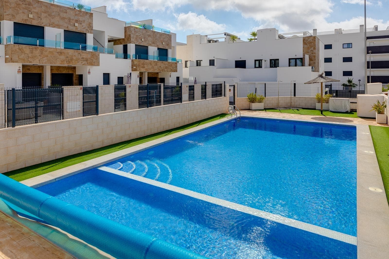 Villa - Chalet de 3 dormitorios en Villamartin - 42