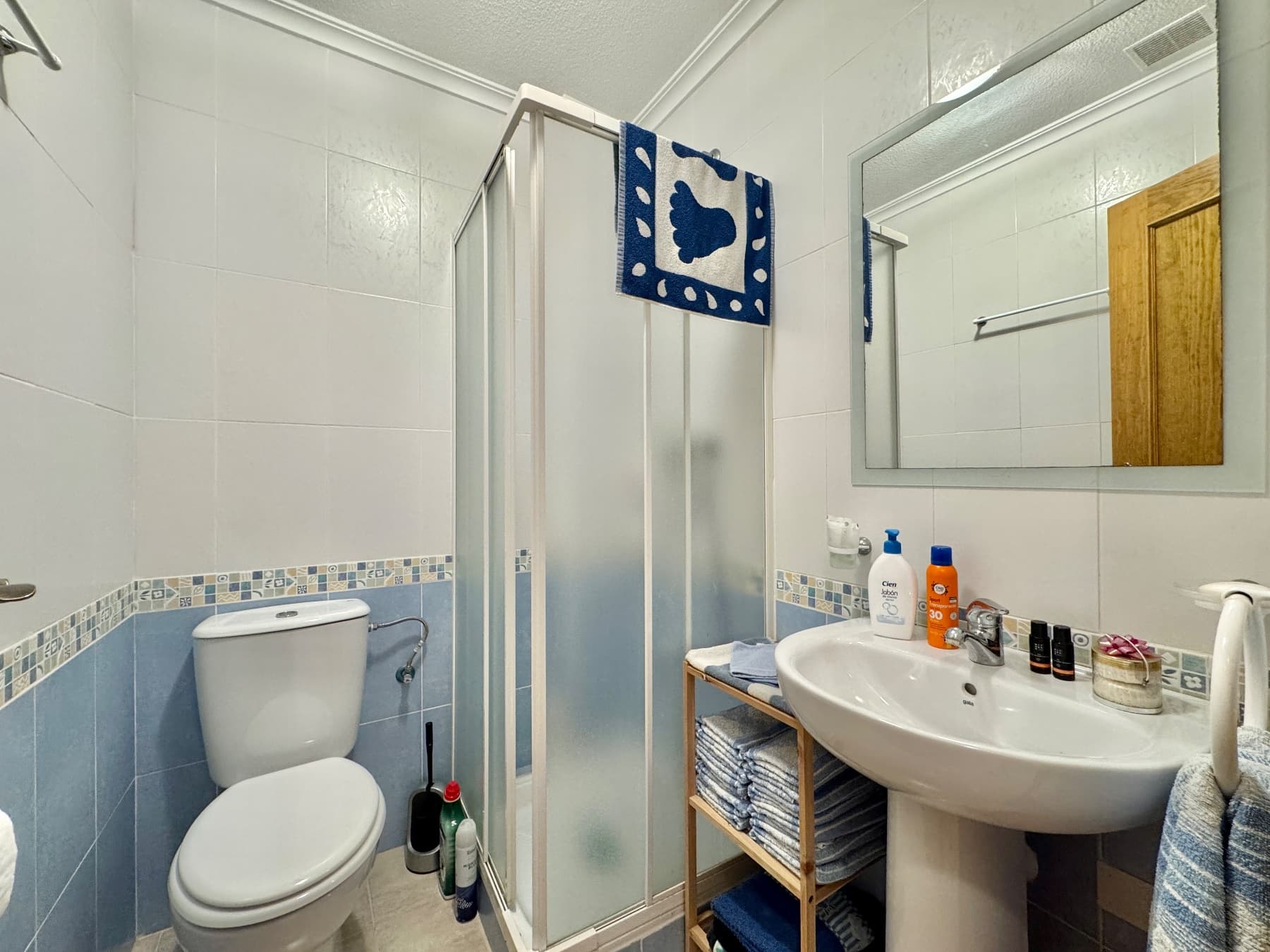 2 bed Middle Floor Apartment in Orihuela Costa - 14