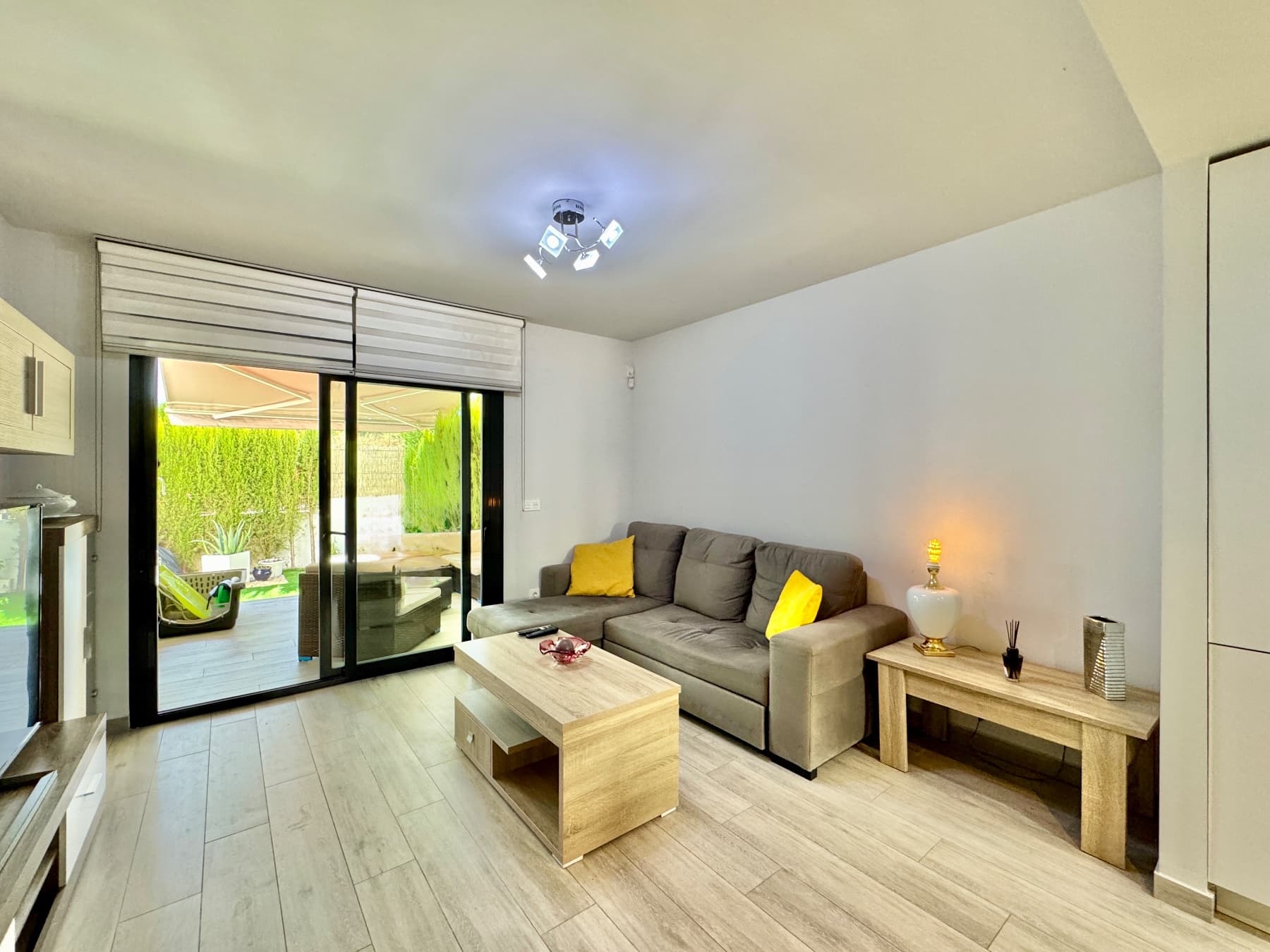 2 bed Middle Floor Apartment in Villamartin - 25