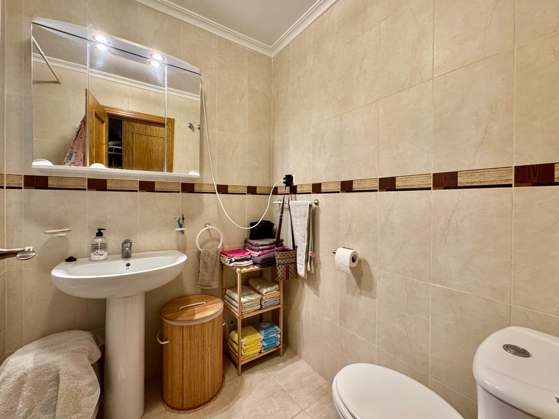 2 bed Middle Floor Apartment in Orihuela Costa - 9