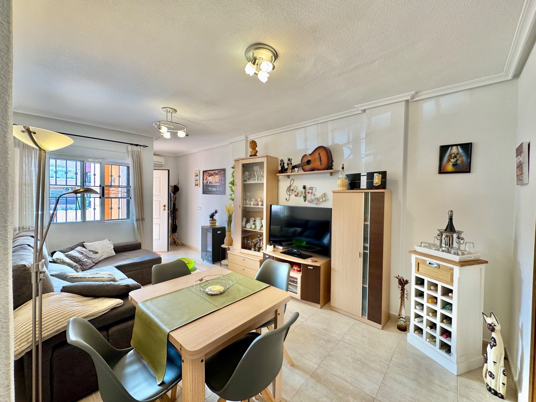 2 bed Middle Floor Apartment in Orihuela Costa - 21