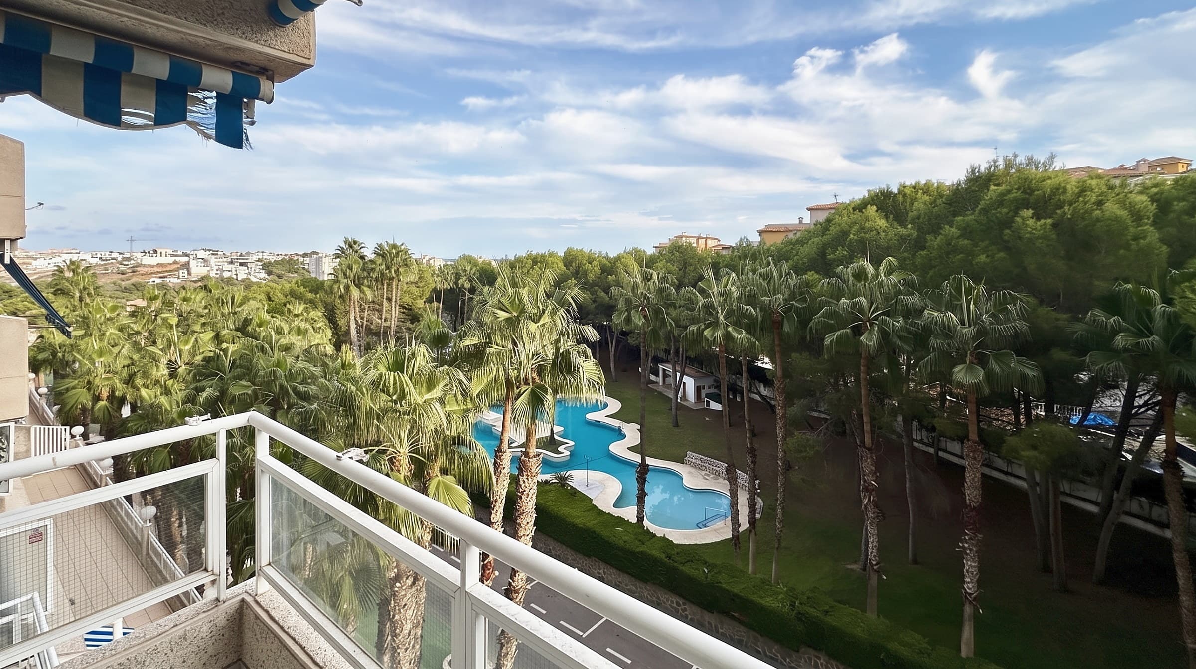Tussenverdieping Appartement met 2 slaapkamers in Orihuela Costa - 1