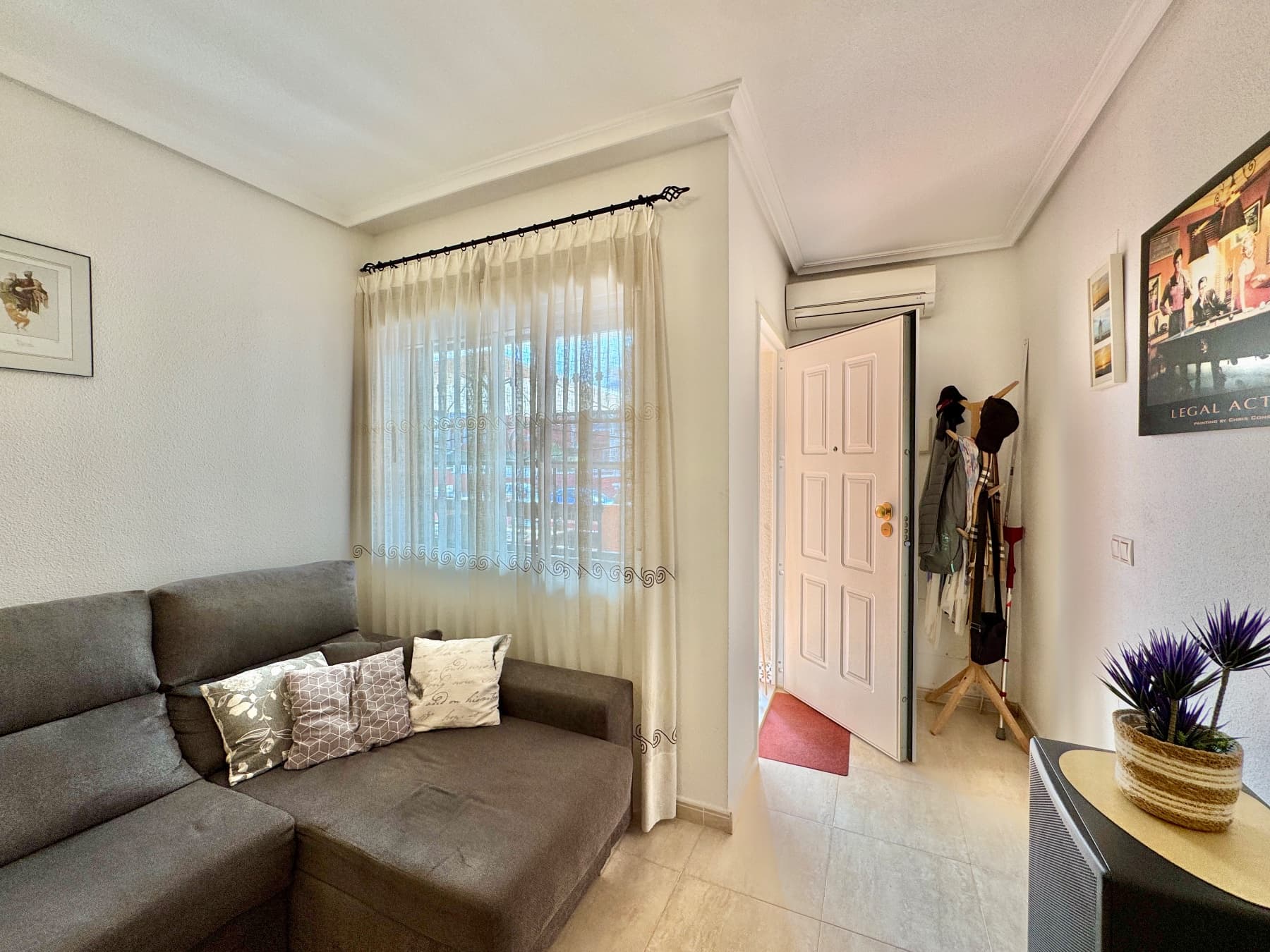 2 bed Middle Floor Apartment in Orihuela Costa - 16