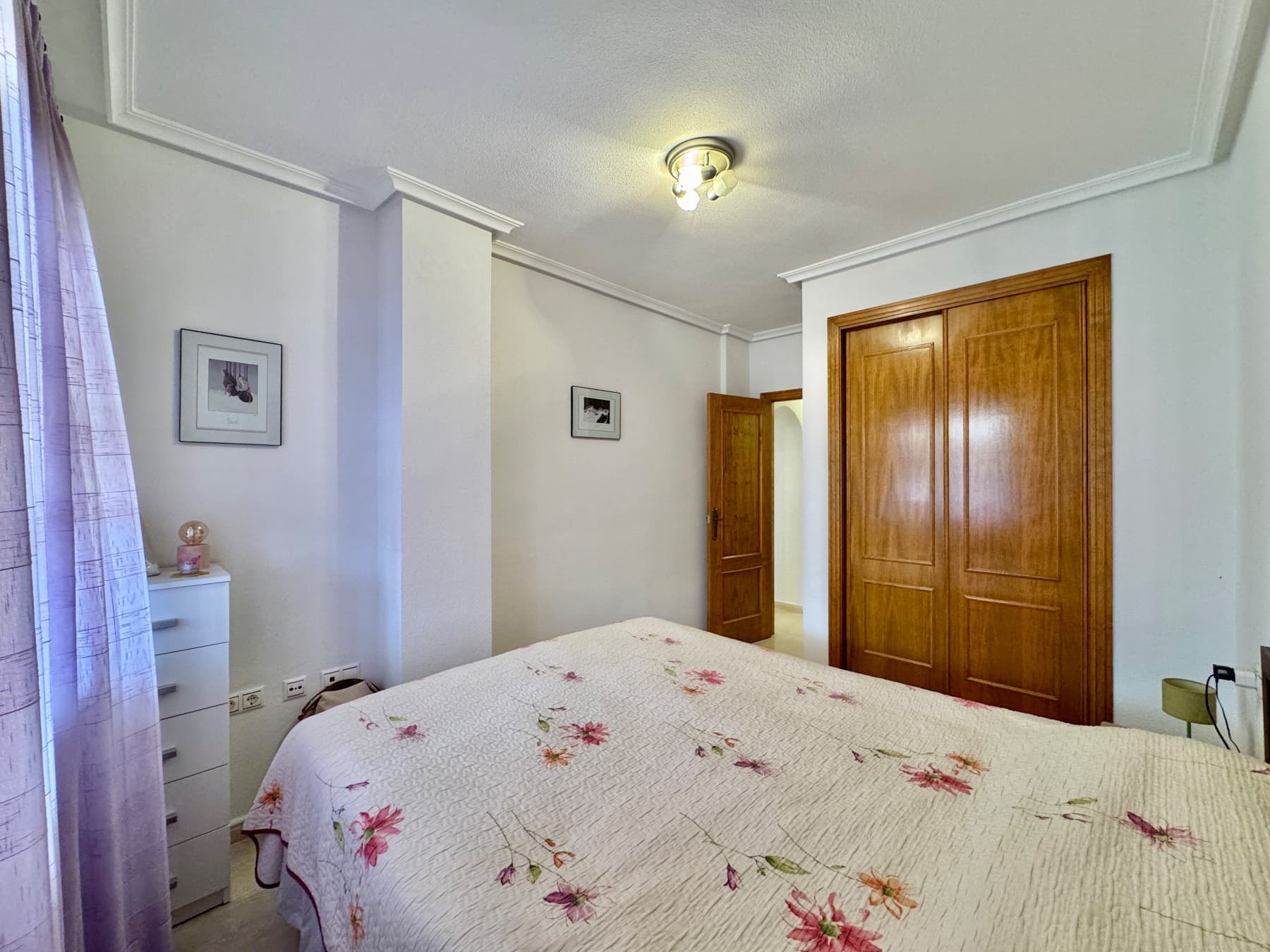 2 bed Middle Floor Apartment in Orihuela Costa - 12
