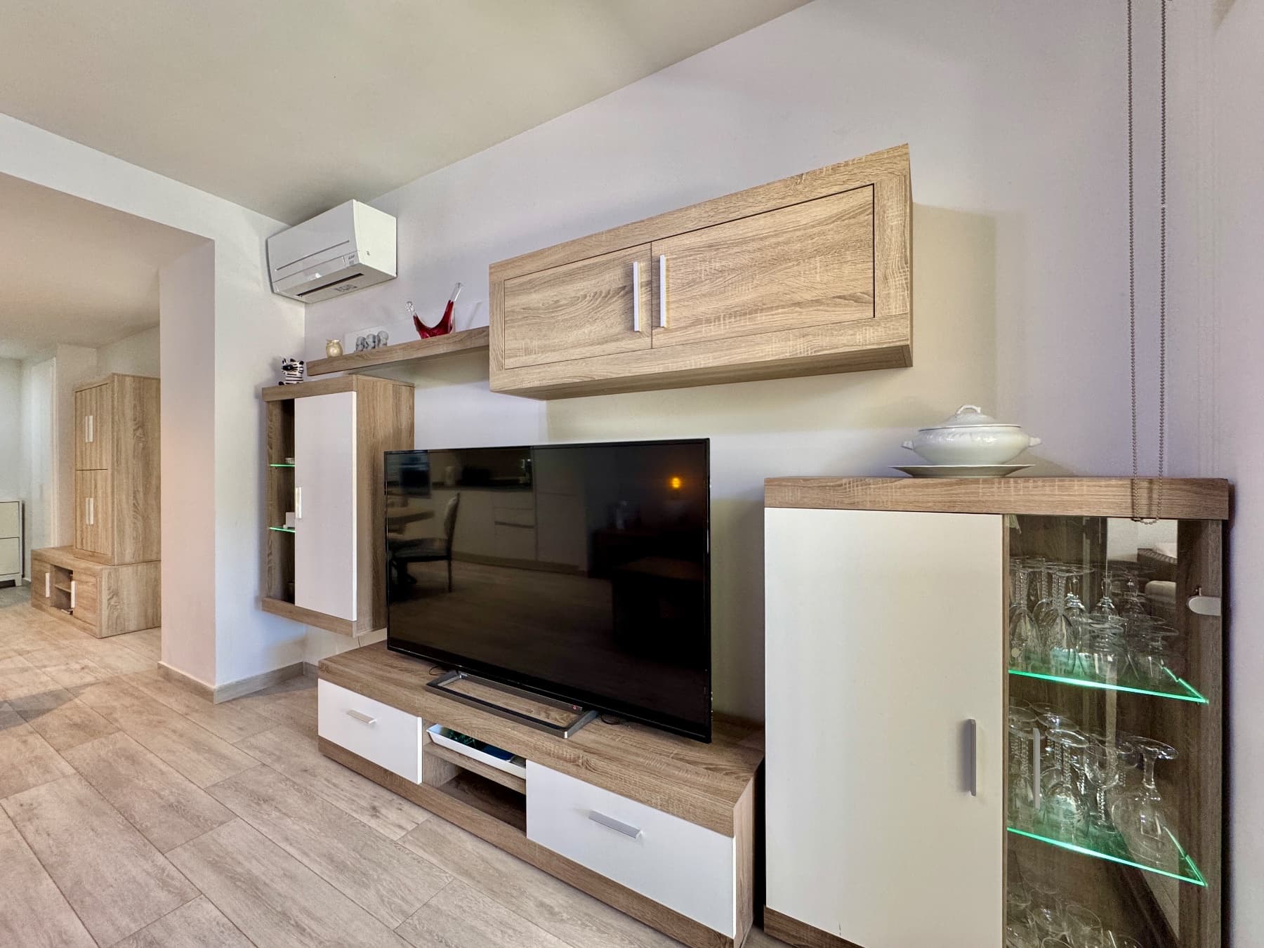 2 bed Middle Floor Apartment in Villamartin - 28