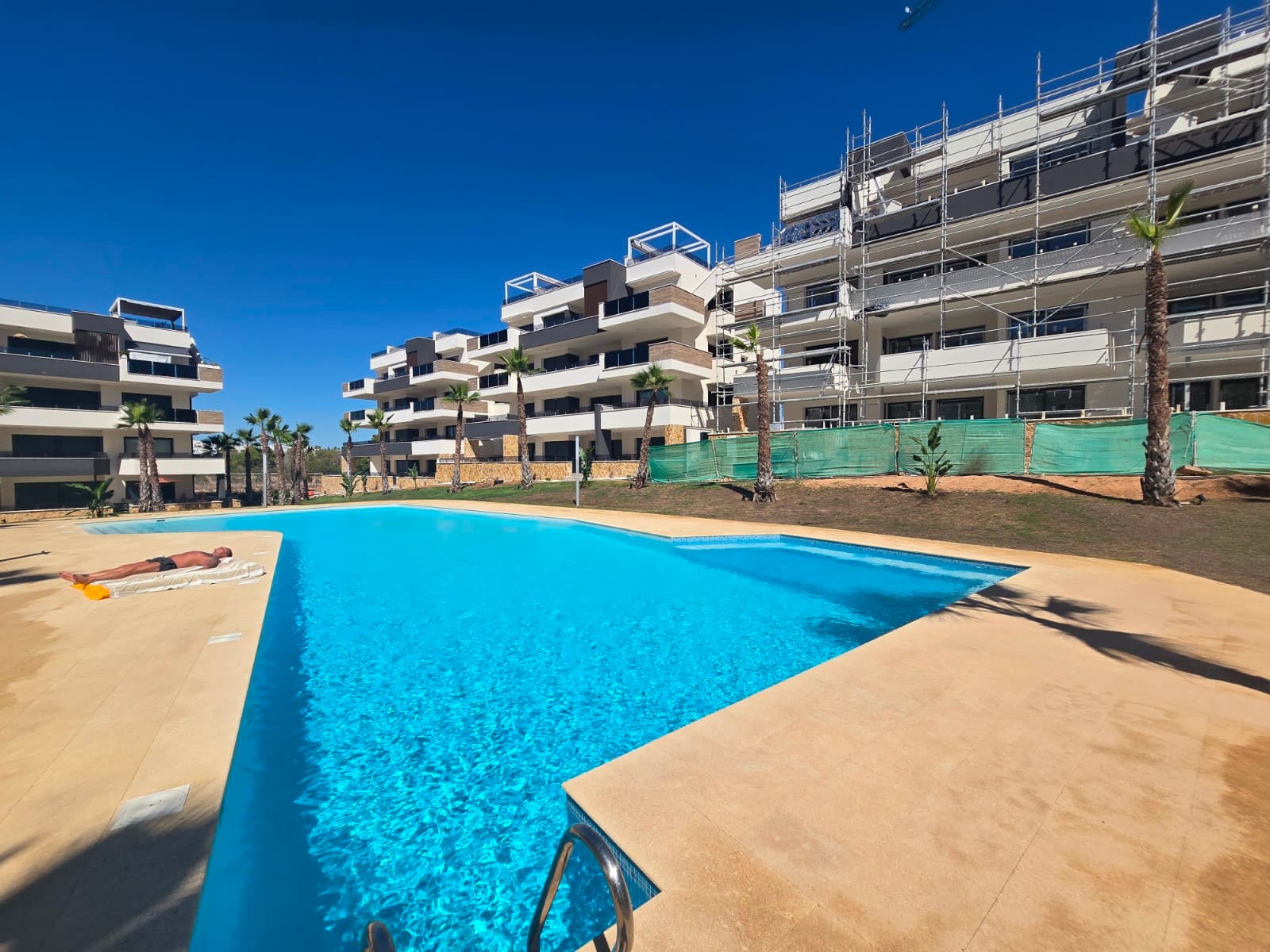 2 bed Middle Floor Apartment in Orihuela Costa - 2