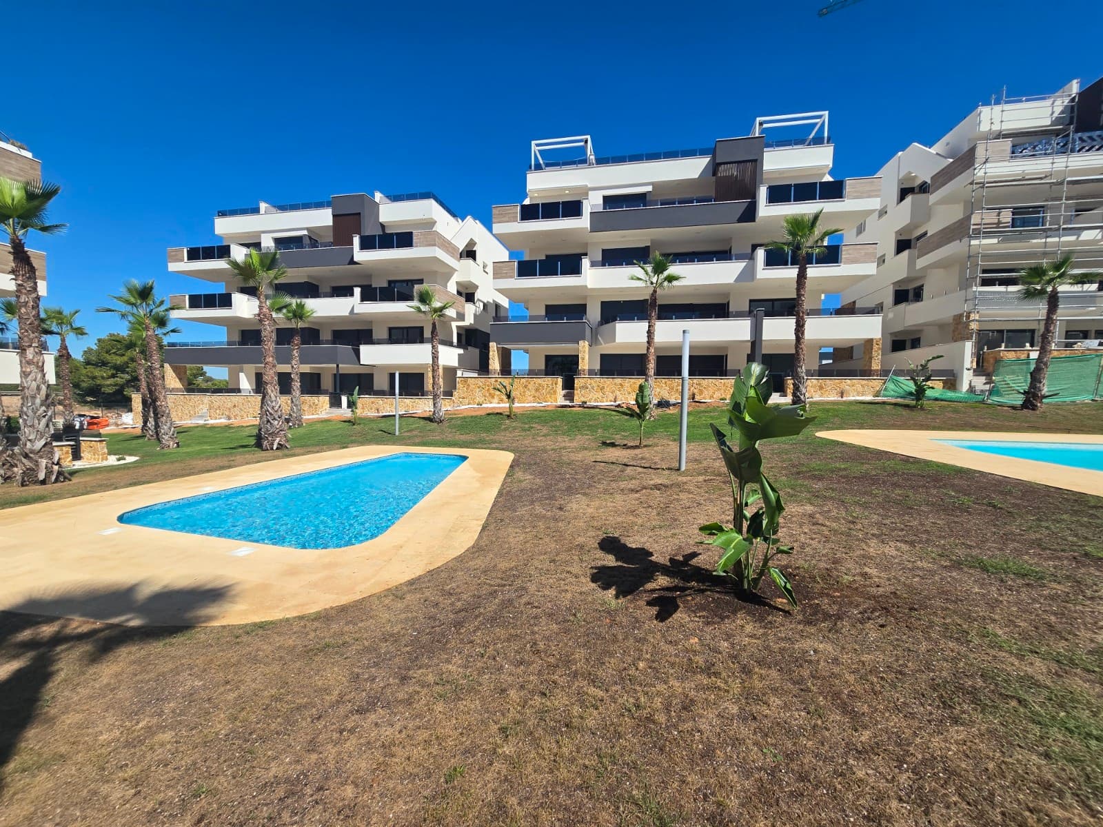2 bed Middle Floor Apartment in Orihuela Costa - 5