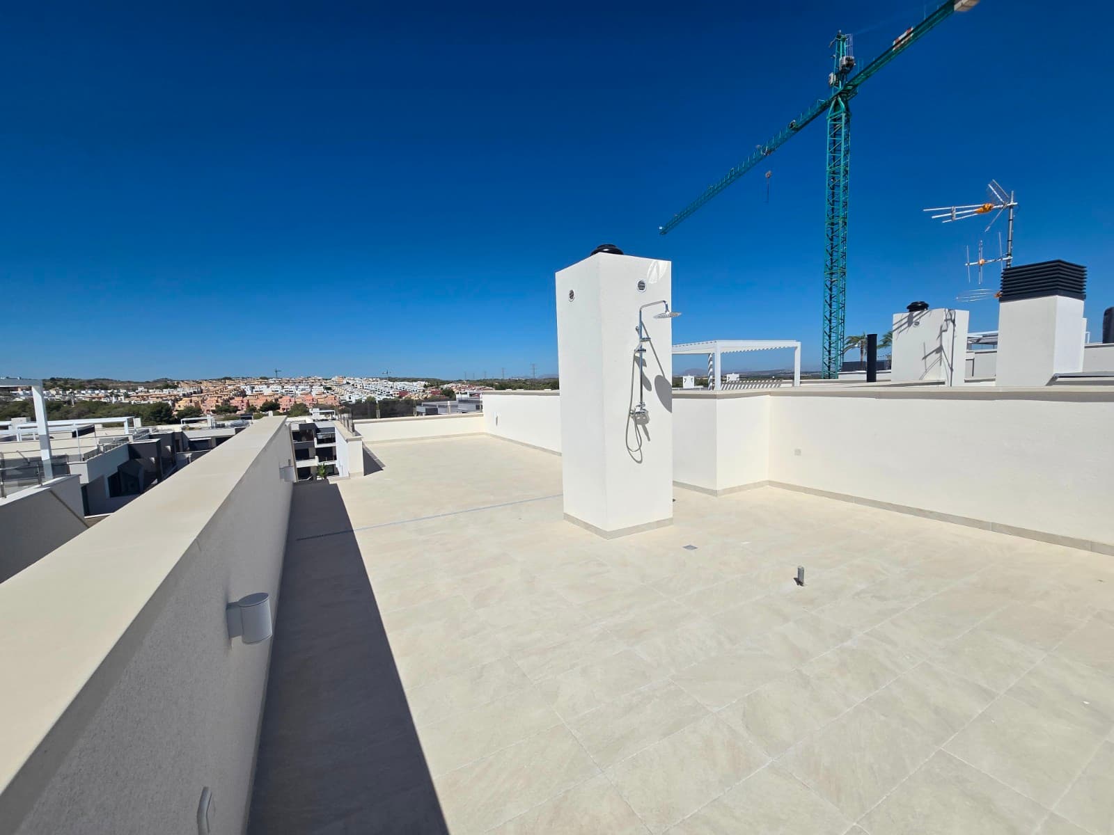 2 bed Middle Floor Apartment in Orihuela Costa - 35