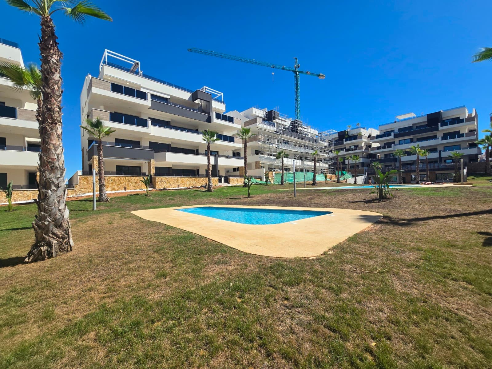 2 bed Middle Floor Apartment in Orihuela Costa - 6
