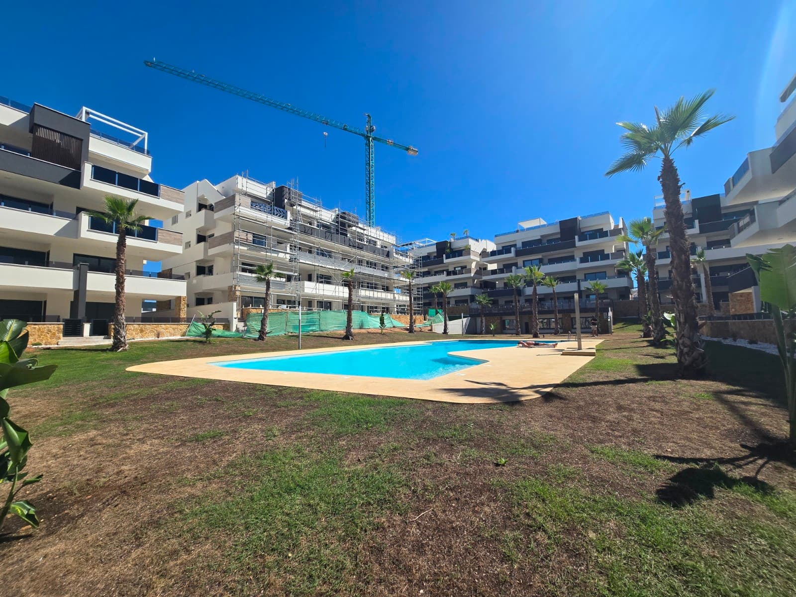 2 bed Middle Floor Apartment in Orihuela Costa - 4