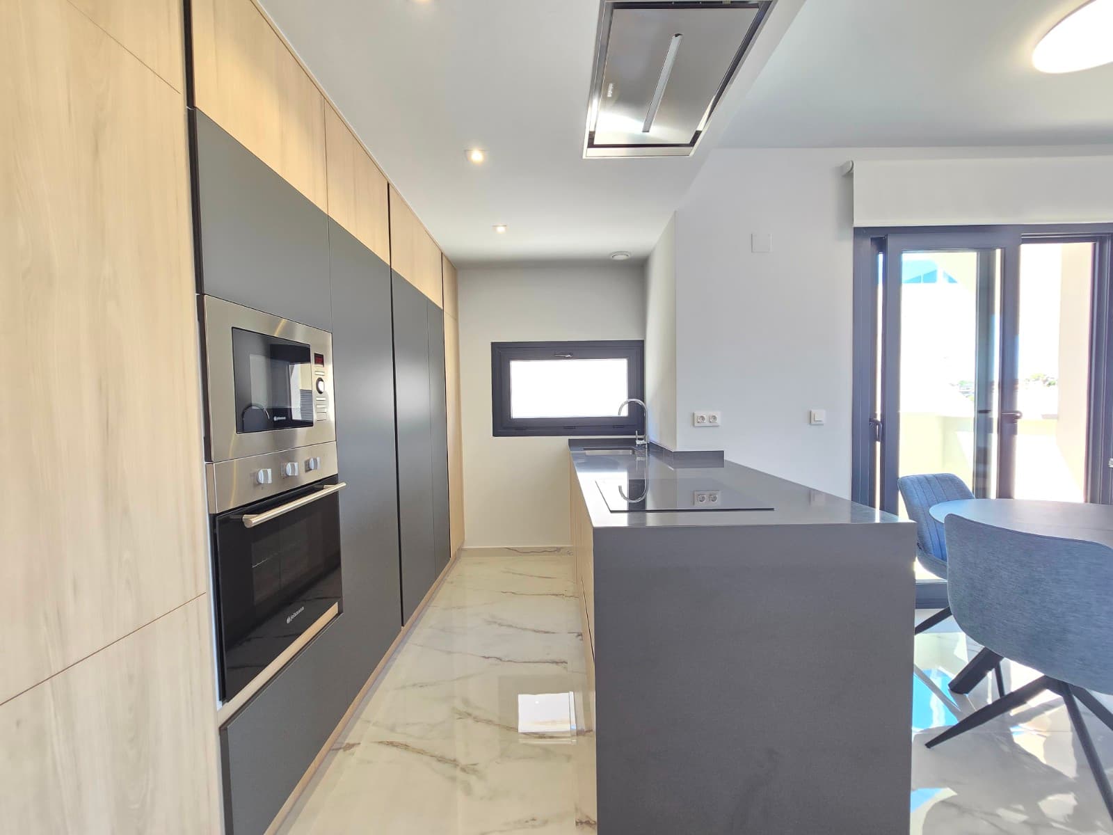 2 bed Middle Floor Apartment in Orihuela Costa - 19