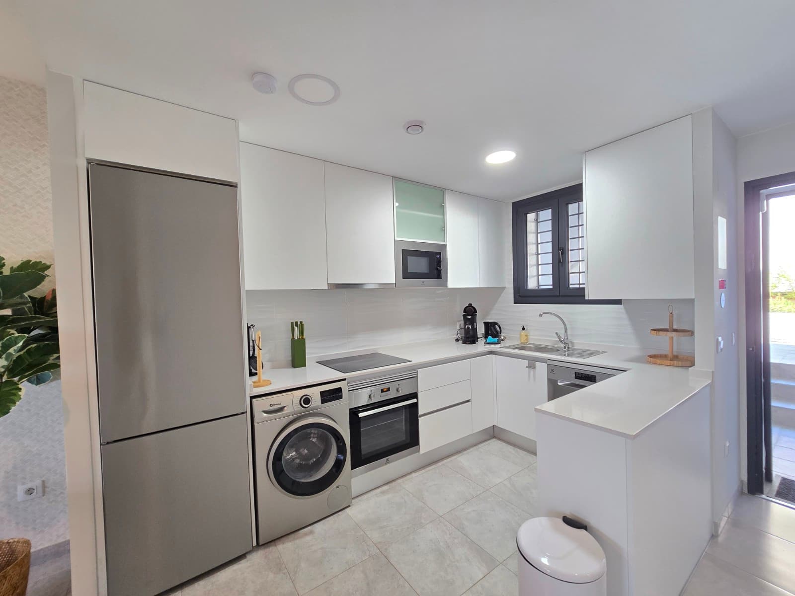 2 bed Middle Floor Apartment in Orihuela Costa - 12