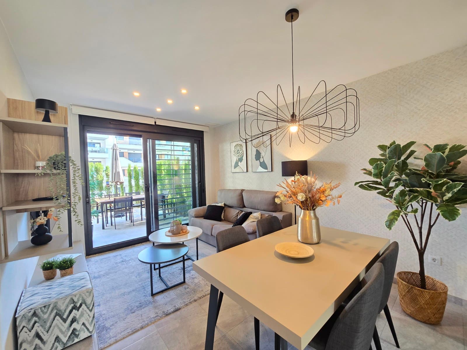2 bed Middle Floor Apartment in Orihuela Costa - 10