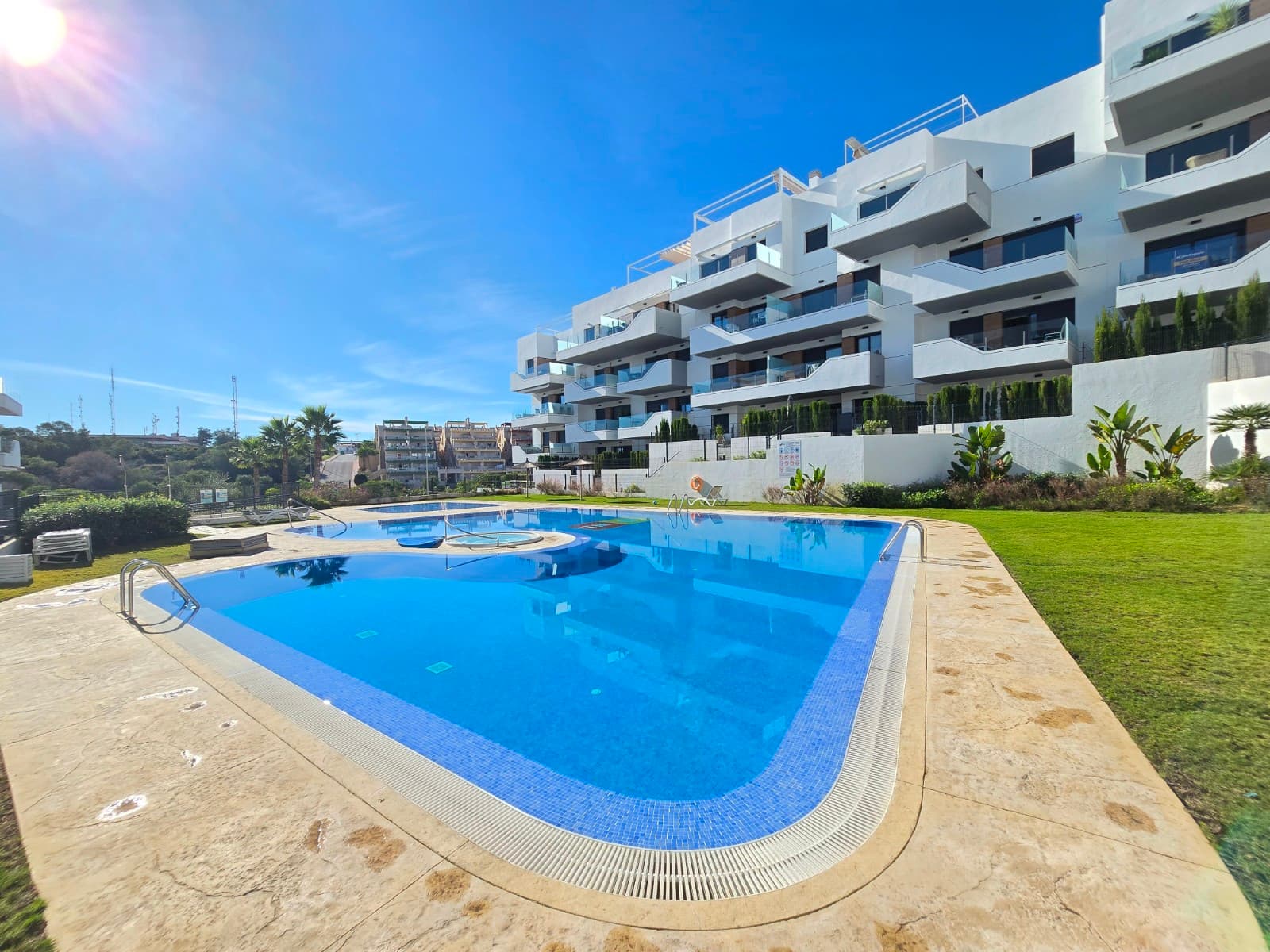 2 bed Middle Floor Apartment in Orihuela Costa - 3