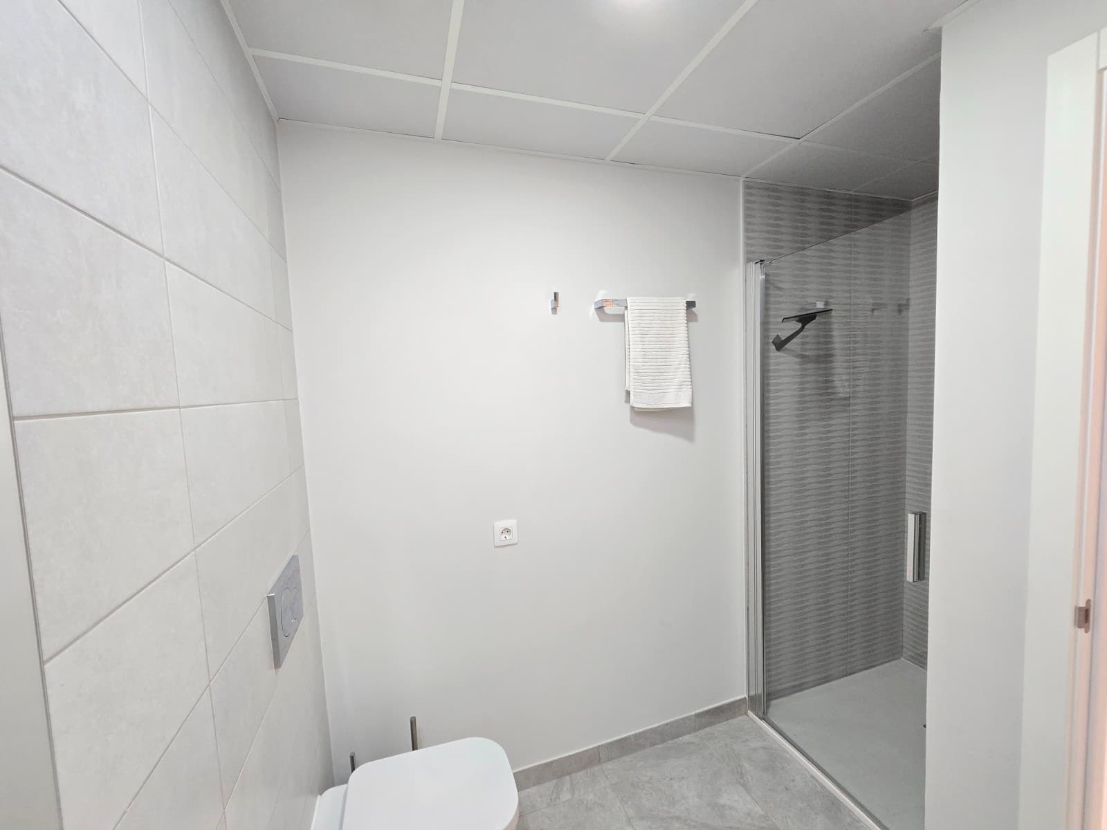 2 bed Middle Floor Apartment in Orihuela Costa - 20