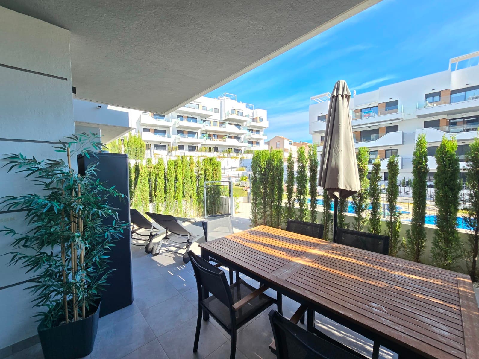 2 bed Middle Floor Apartment in Orihuela Costa - 8