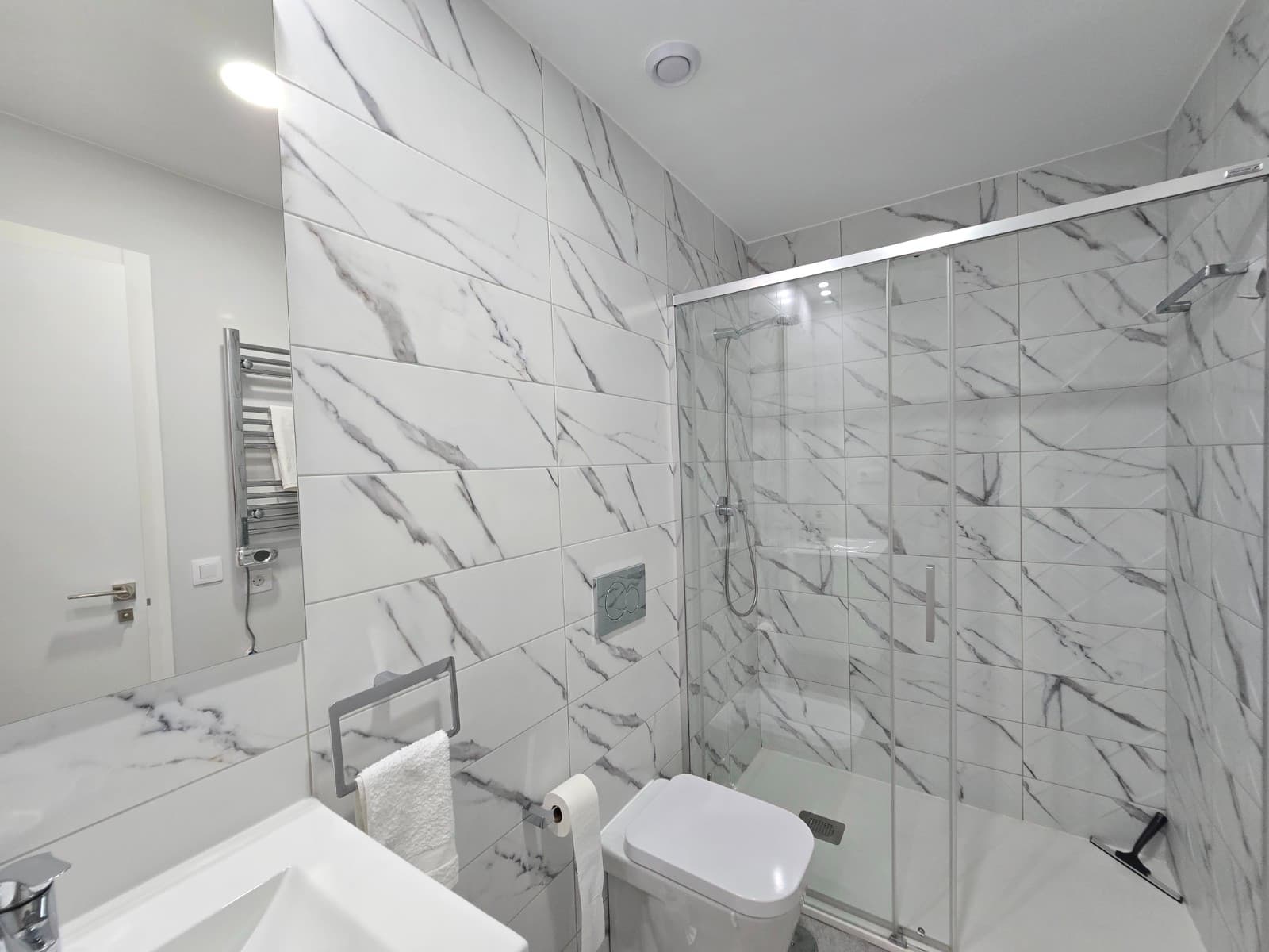 2 bed Middle Floor Apartment in Orihuela Costa - 16