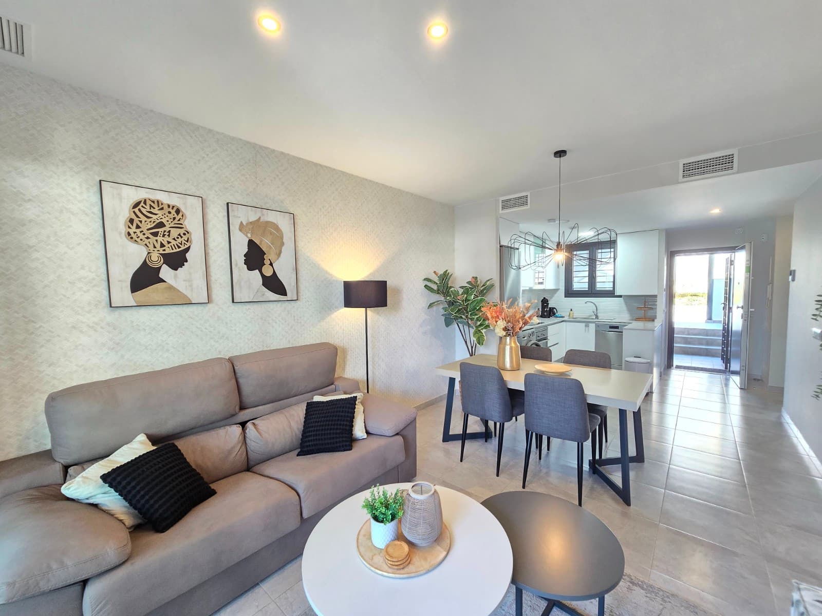 2 bed Middle Floor Apartment in Orihuela Costa - 9