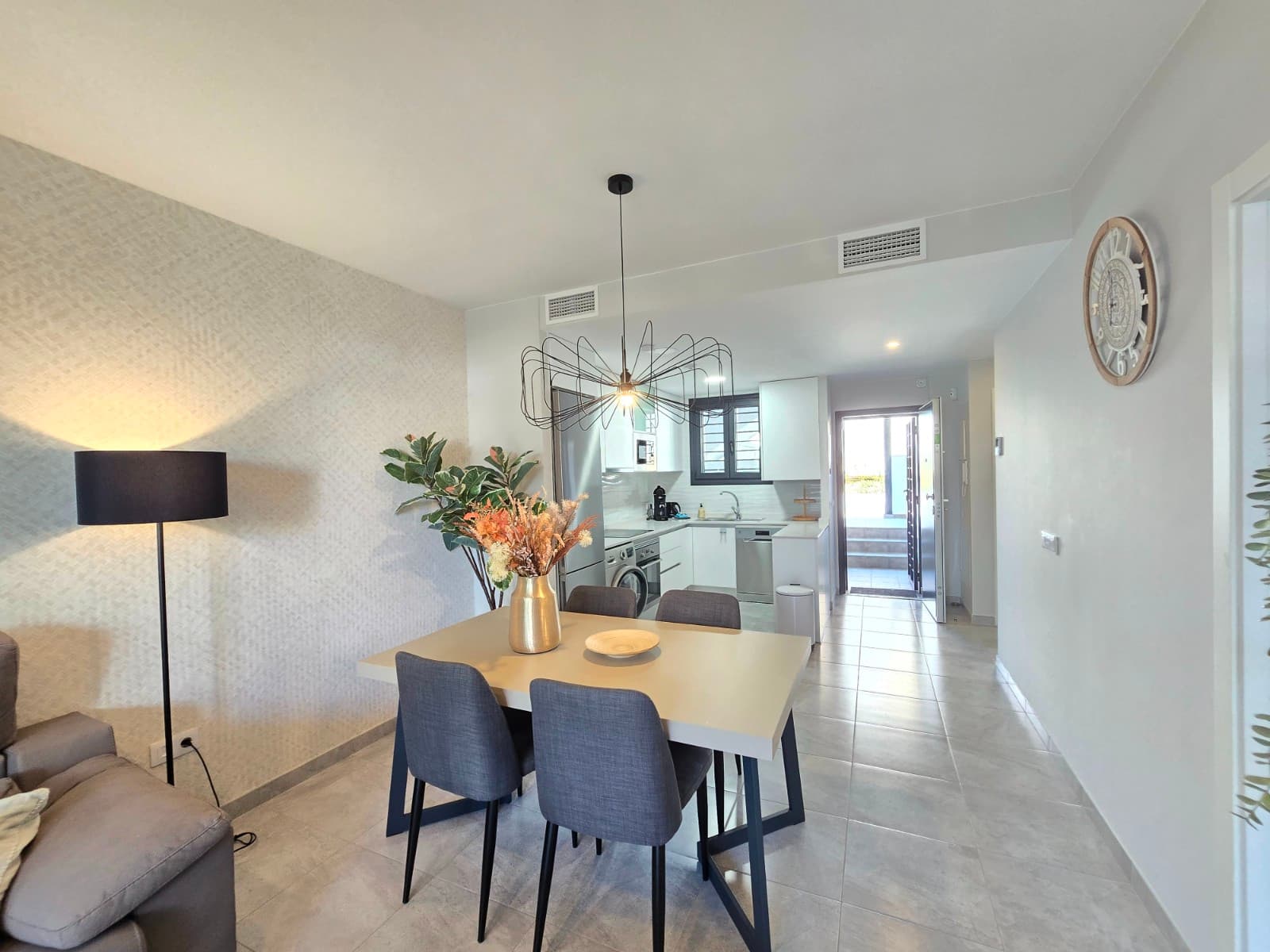 2 bed Middle Floor Apartment in Orihuela Costa - 11